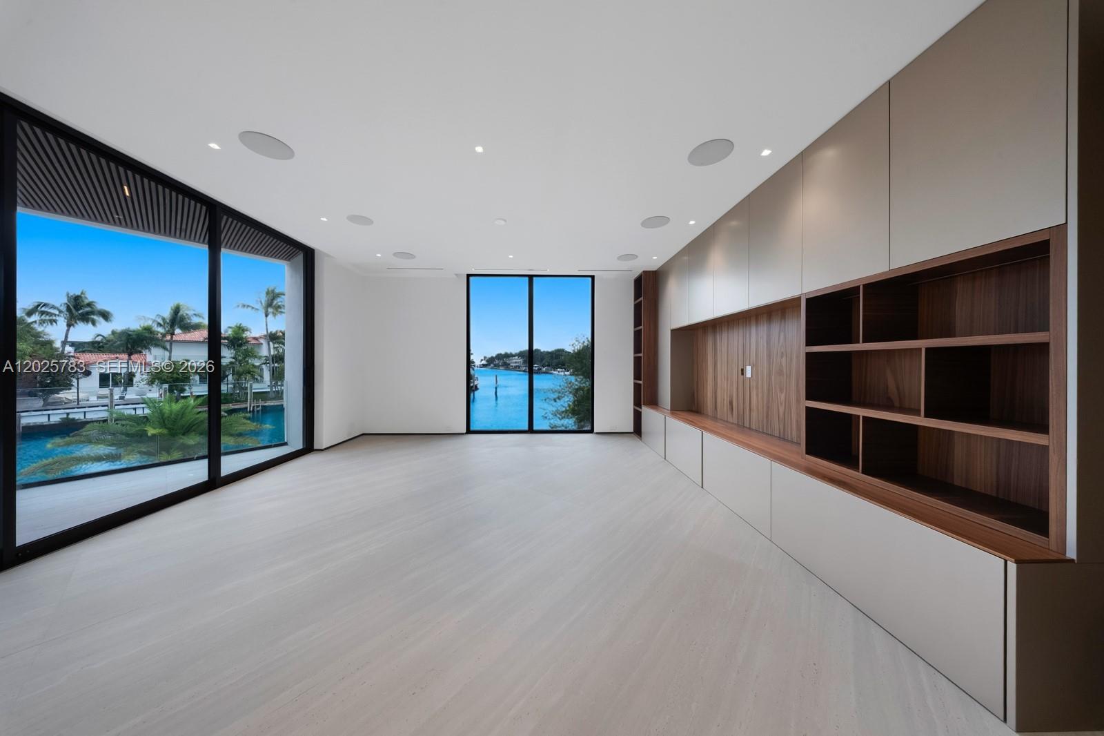 6941 Sunrise Ct