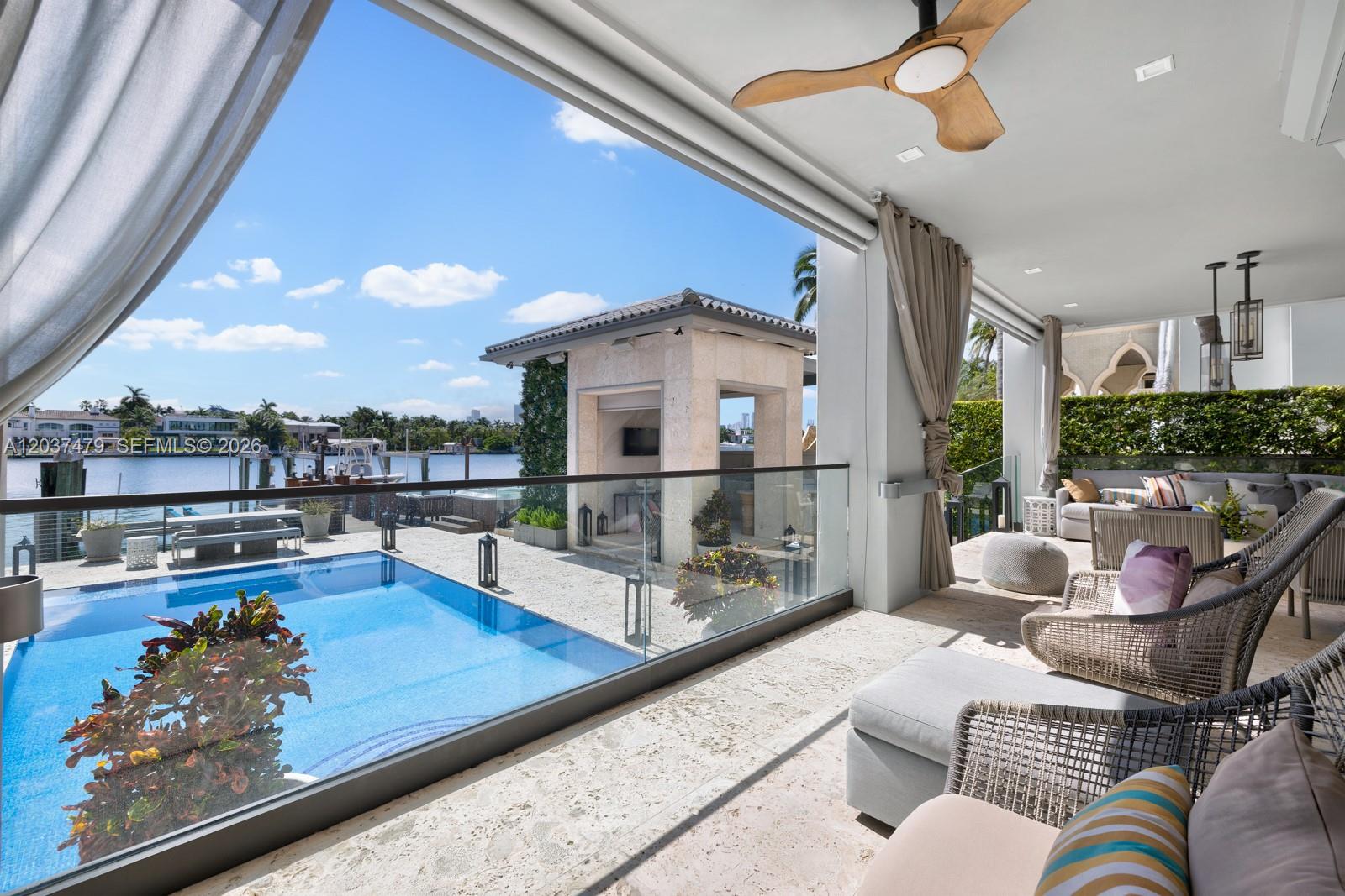 176 S Hibiscus Drive
