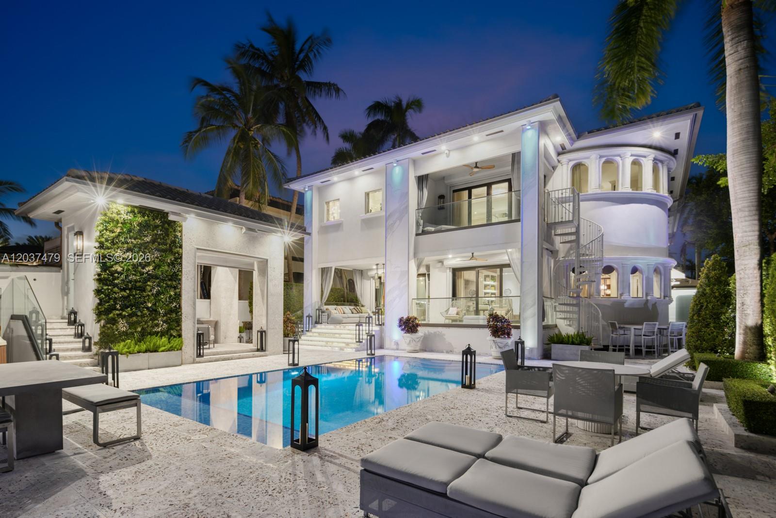 176 S Hibiscus Drive