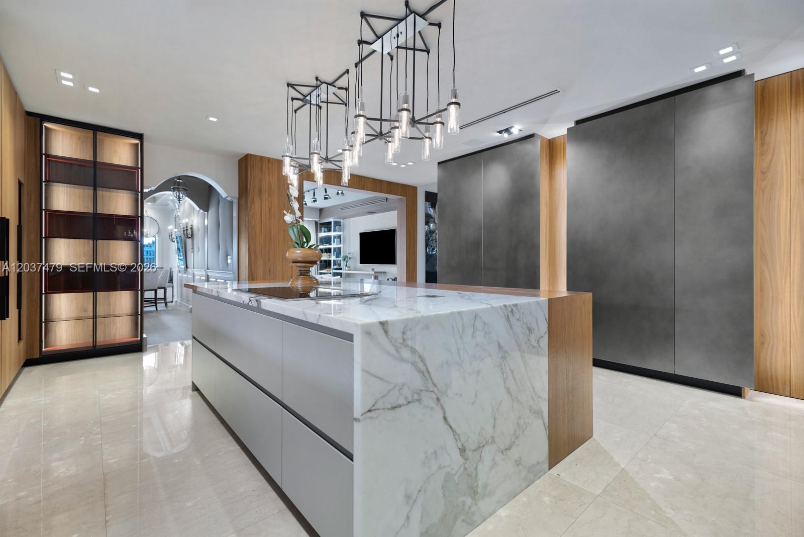 176 S Hibiscus Drive