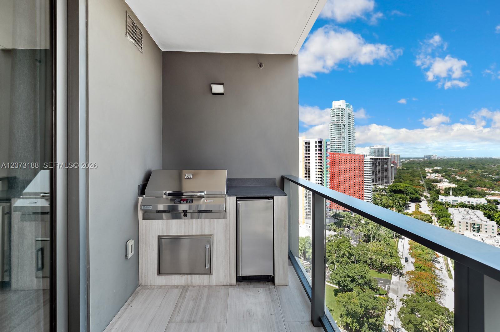 1451 Brickell Ave # 2405