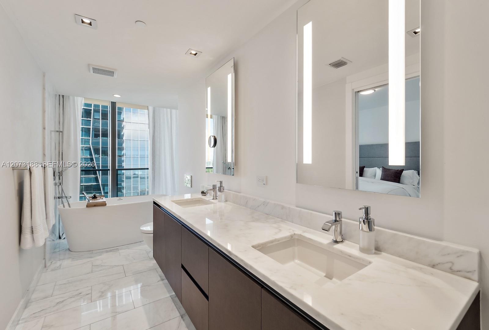 1451 Brickell Ave # 2405