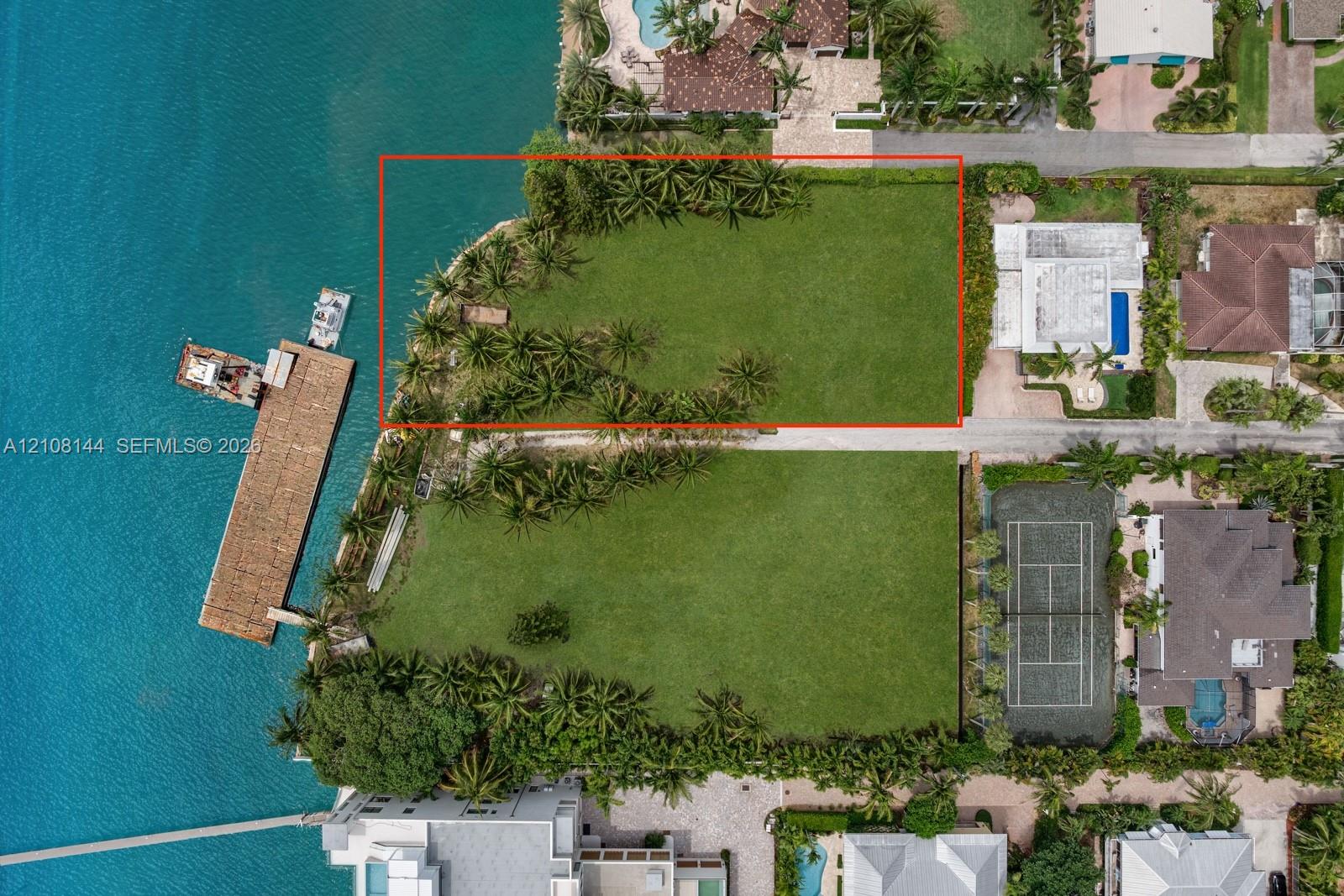 911 NE 24th St