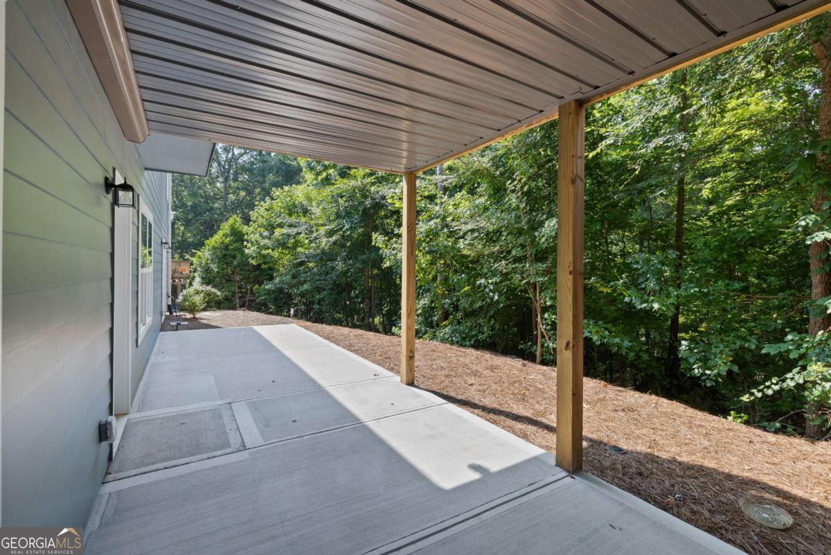 220 Meredith Ridge Road