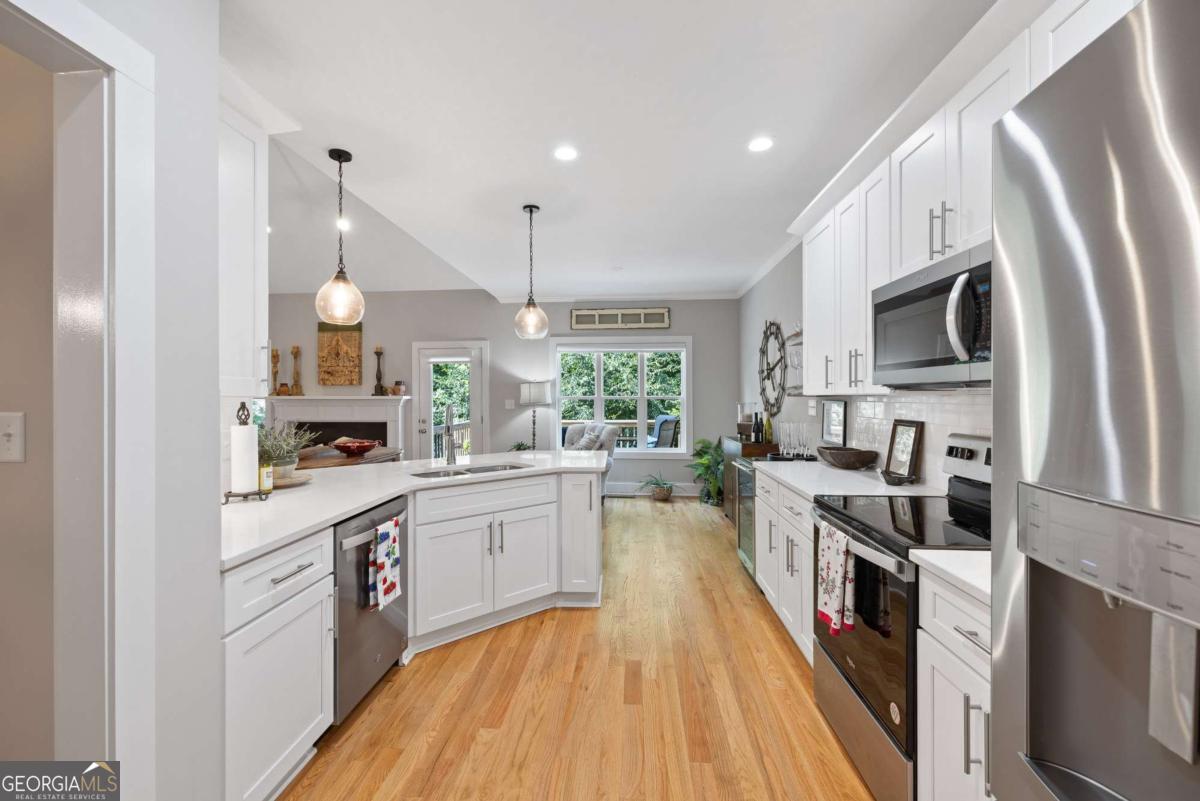 220 Meredith Ridge Road