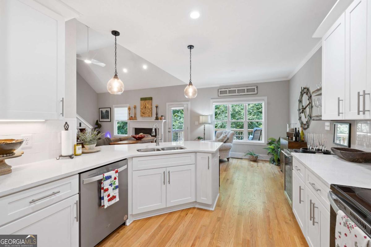 220 Meredith Ridge Road