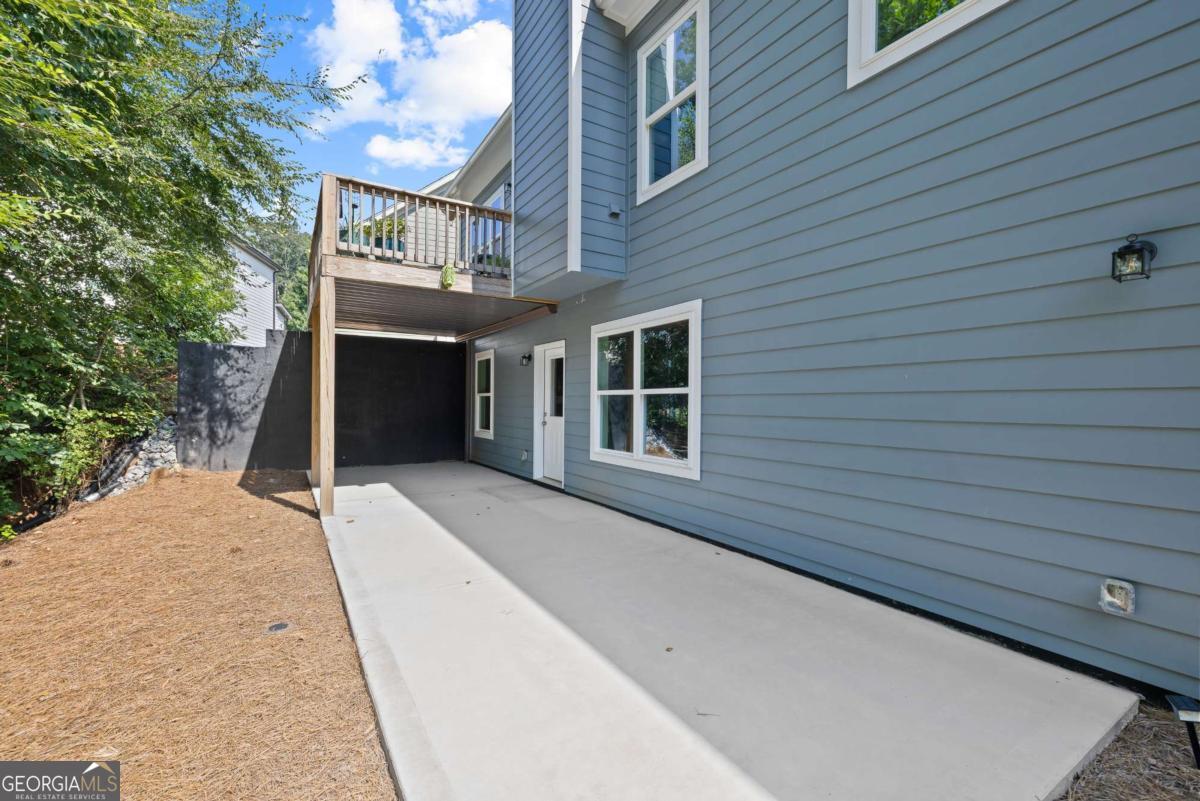 220 Meredith Ridge Road