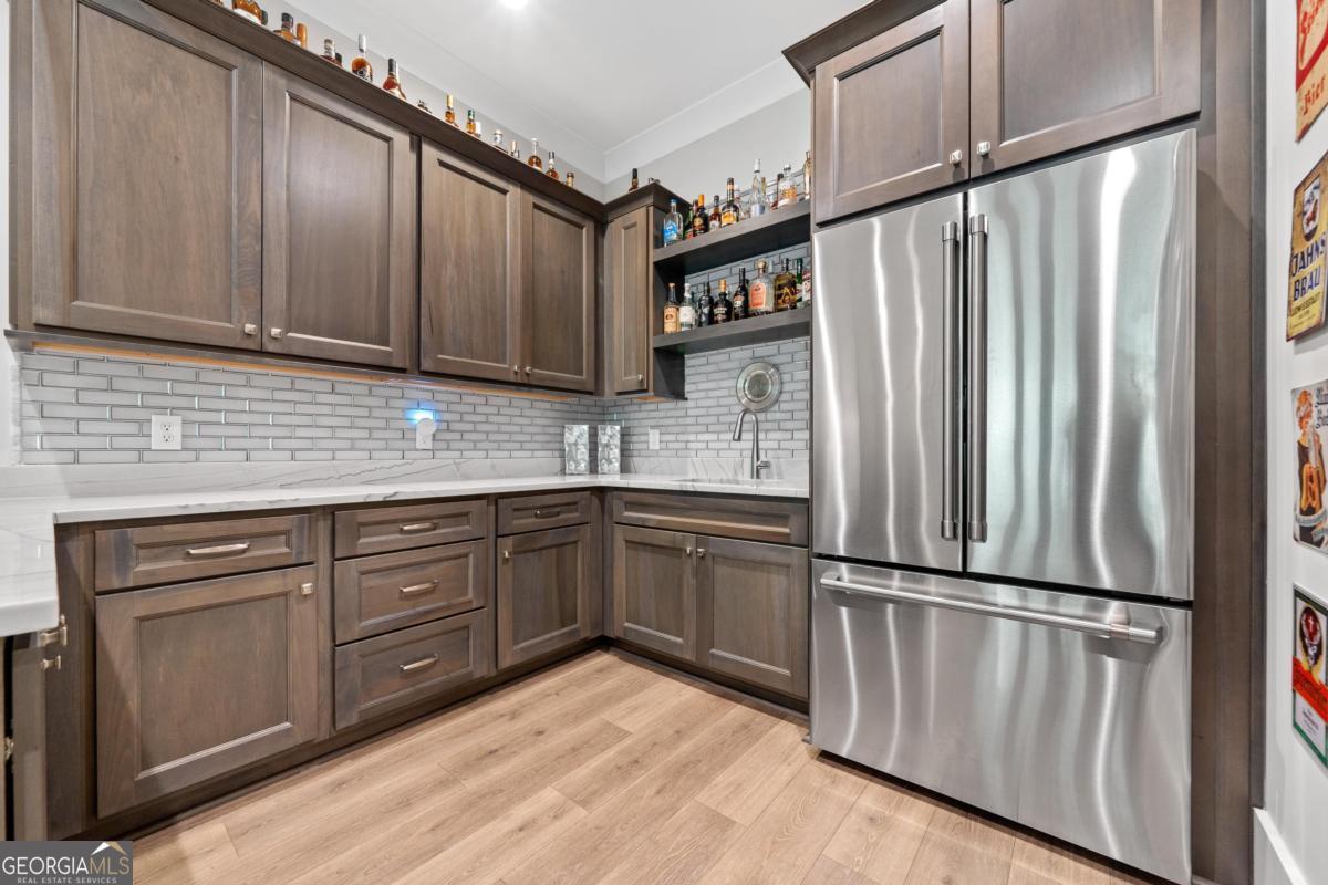 1030 Parrotts Cove