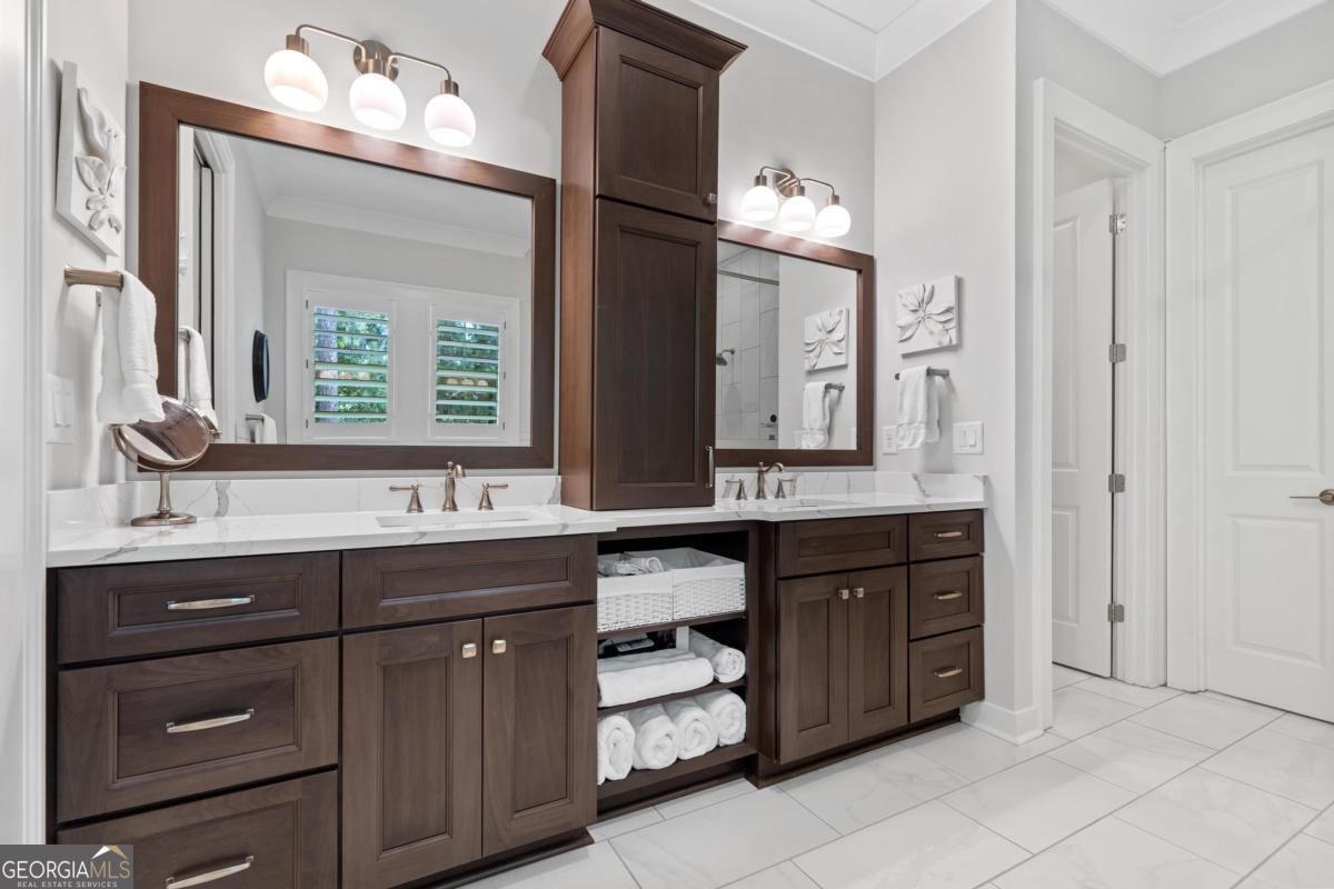 1030 Parrotts Cove