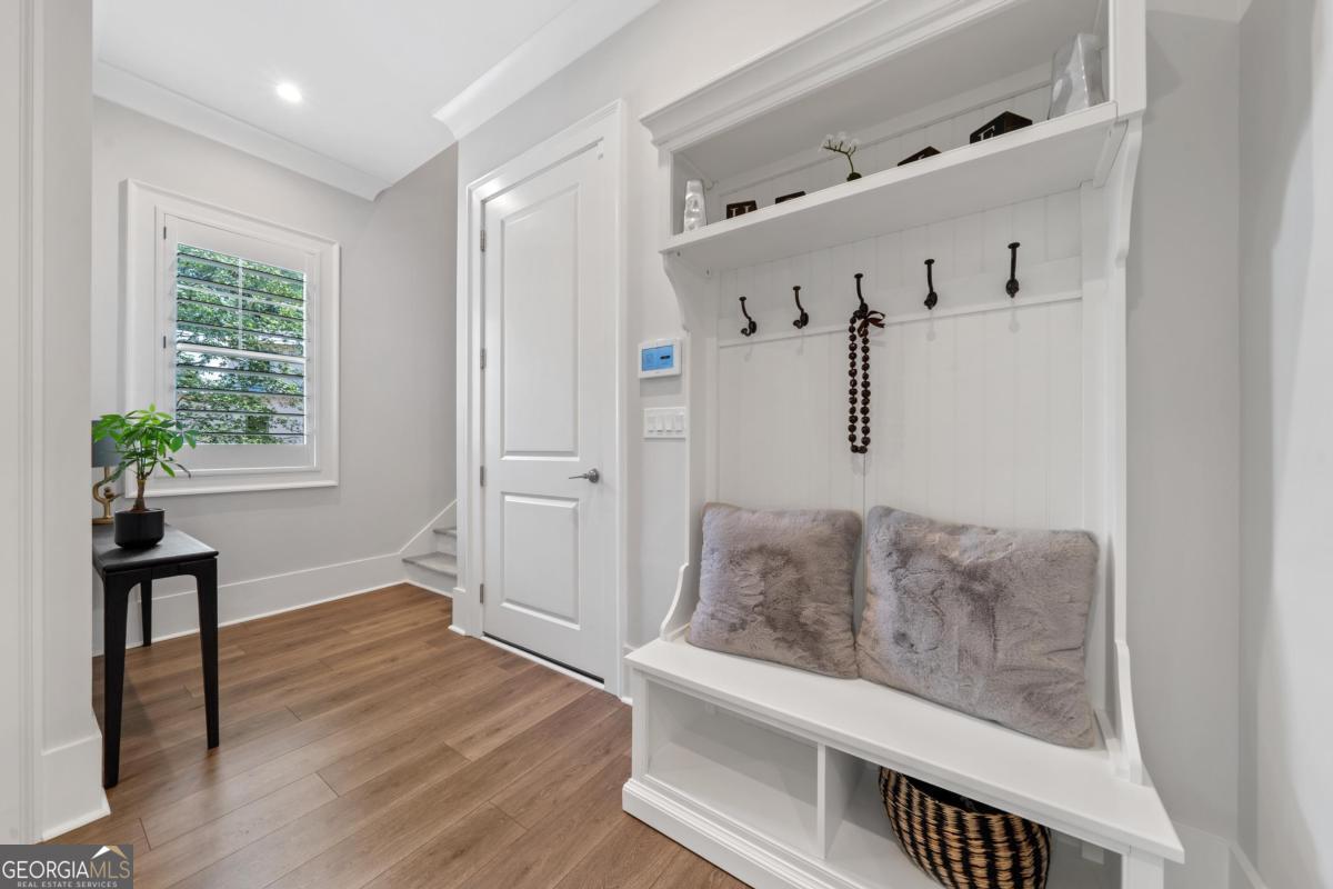 1030 Parrotts Cove
