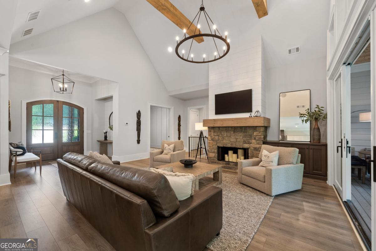 1030 Parrotts Cove