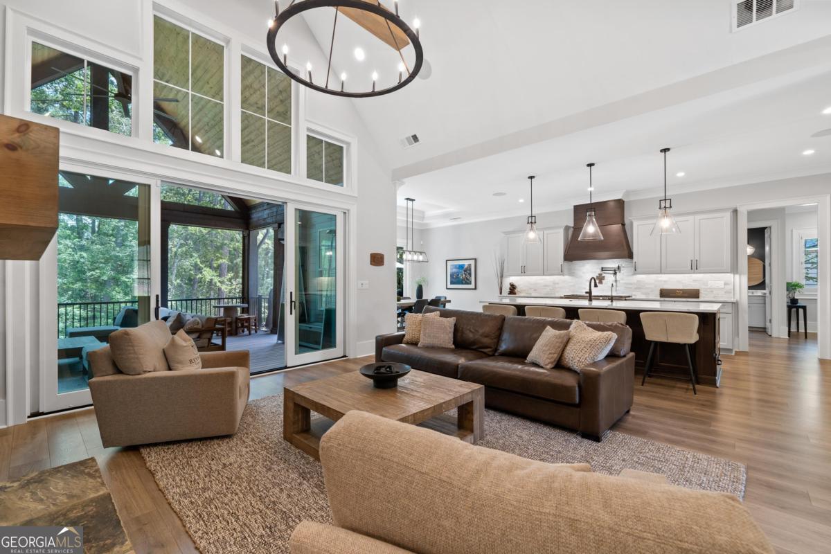 1030 Parrotts Cove