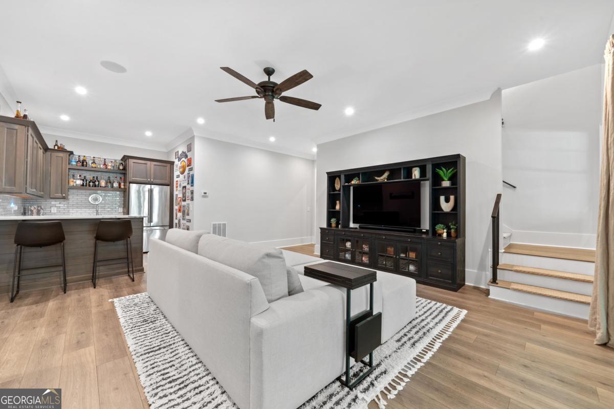 1030 Parrotts Cove