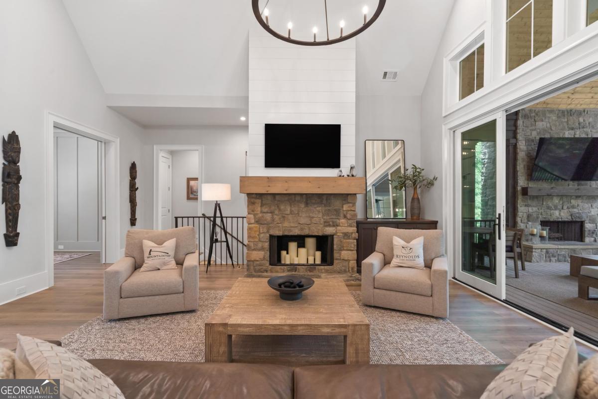1030 Parrotts Cove