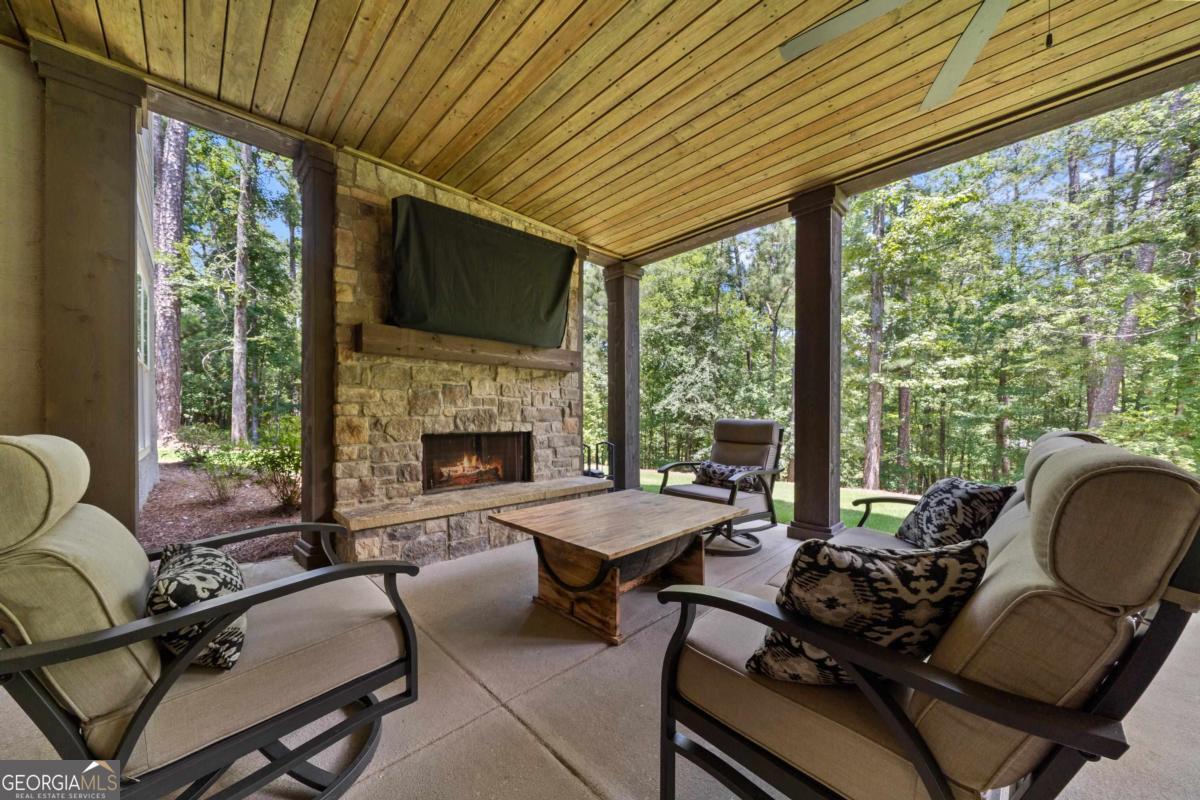 1030 Parrotts Cove