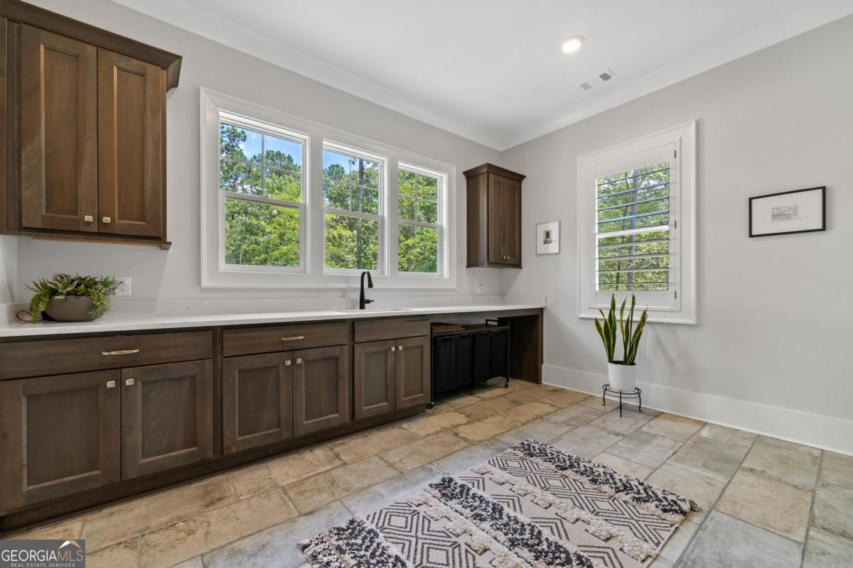 1030 Parrotts Cove