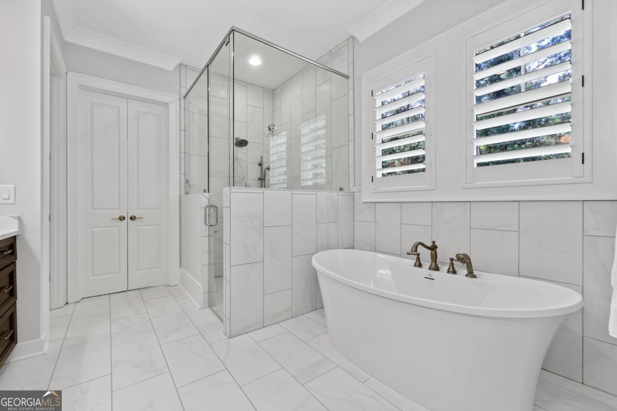 1030 Parrotts Cove