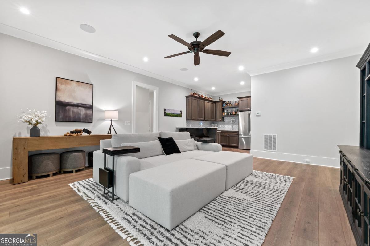 1030 Parrotts Cove
