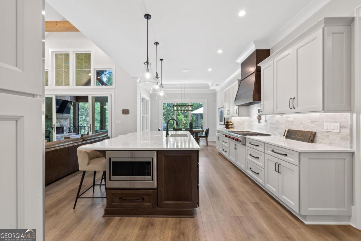 1030 Parrotts Cove