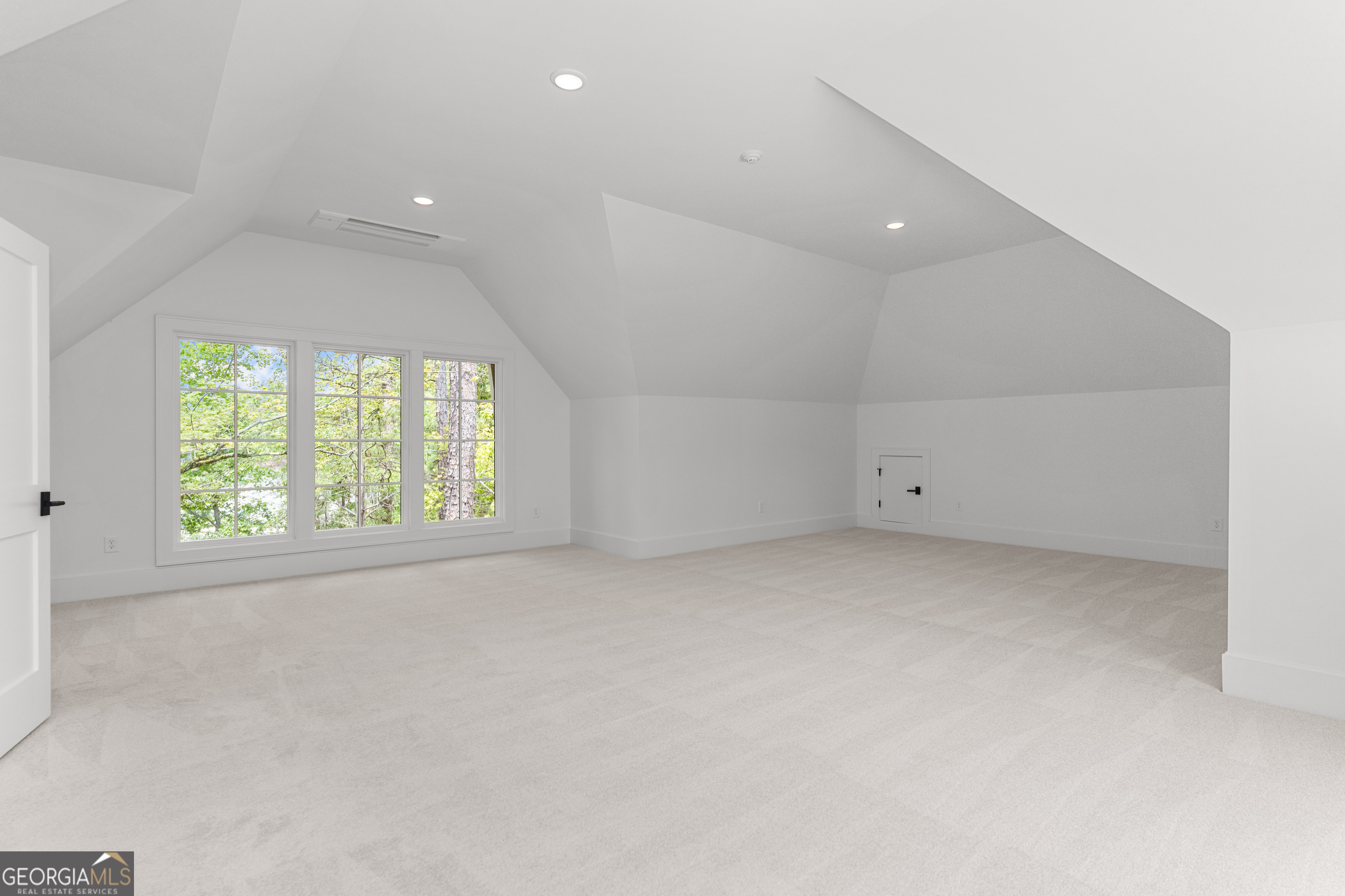 1221 BROADPOINT DRIVE