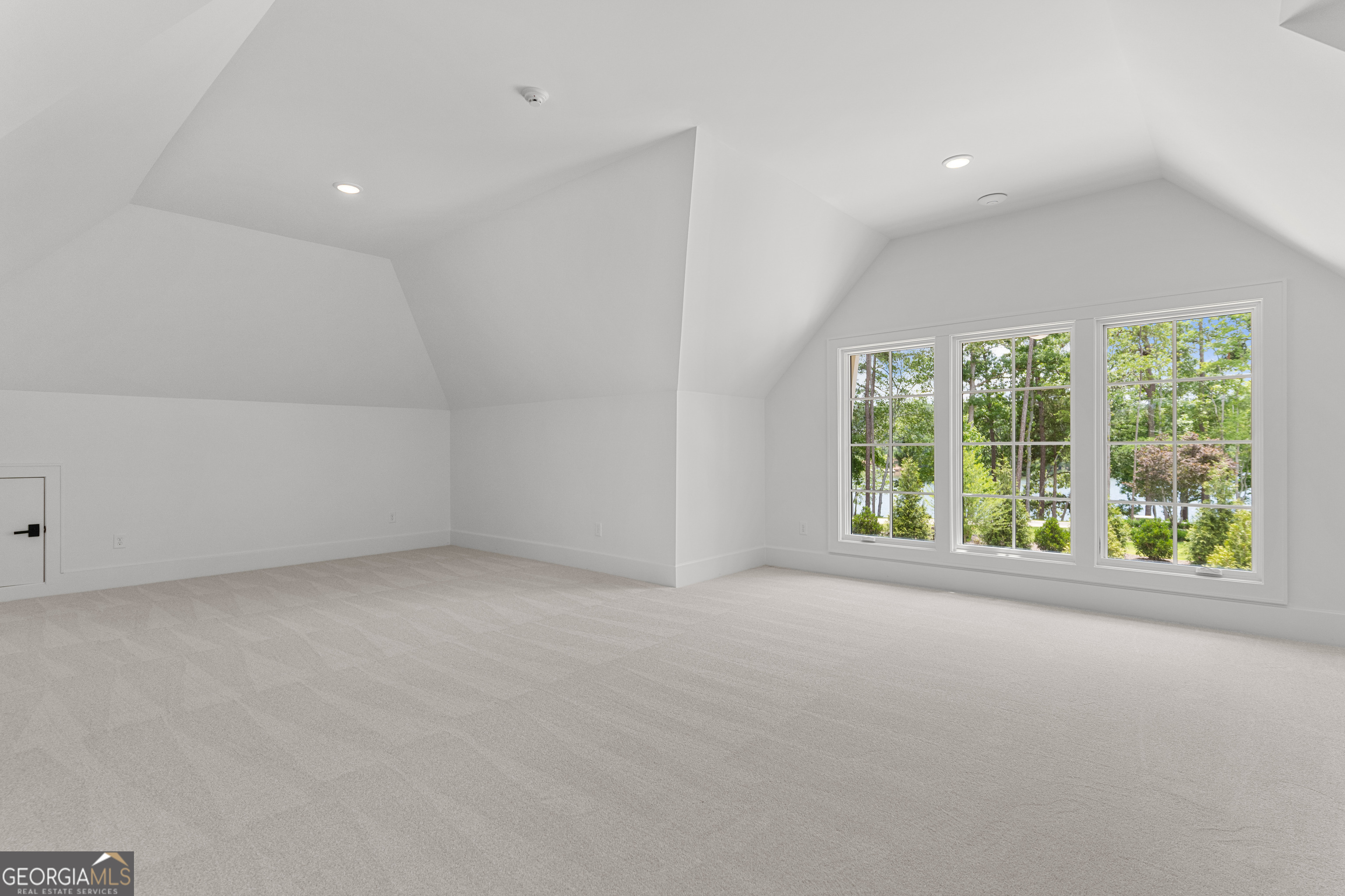 1221 BROADPOINT DRIVE