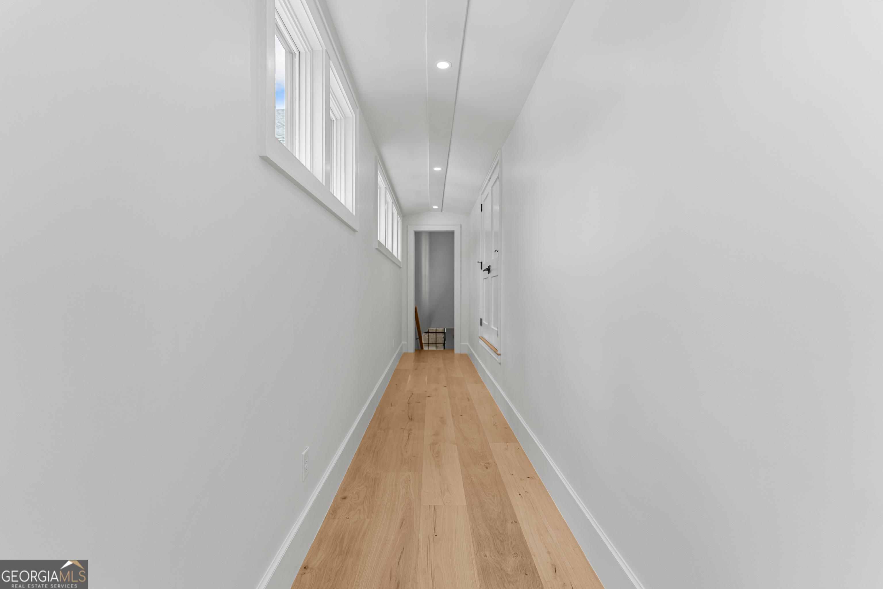 1221 BROADPOINT DRIVE