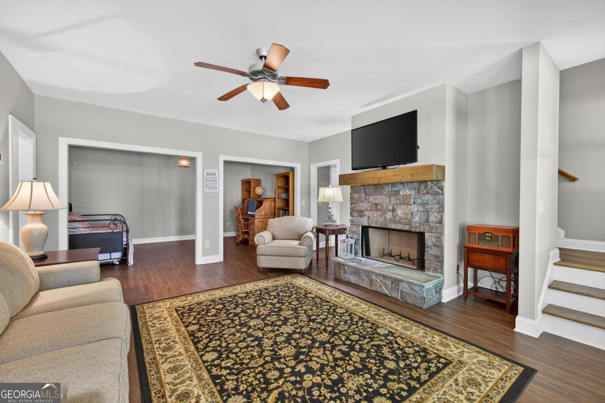 1230 Sailview Drive