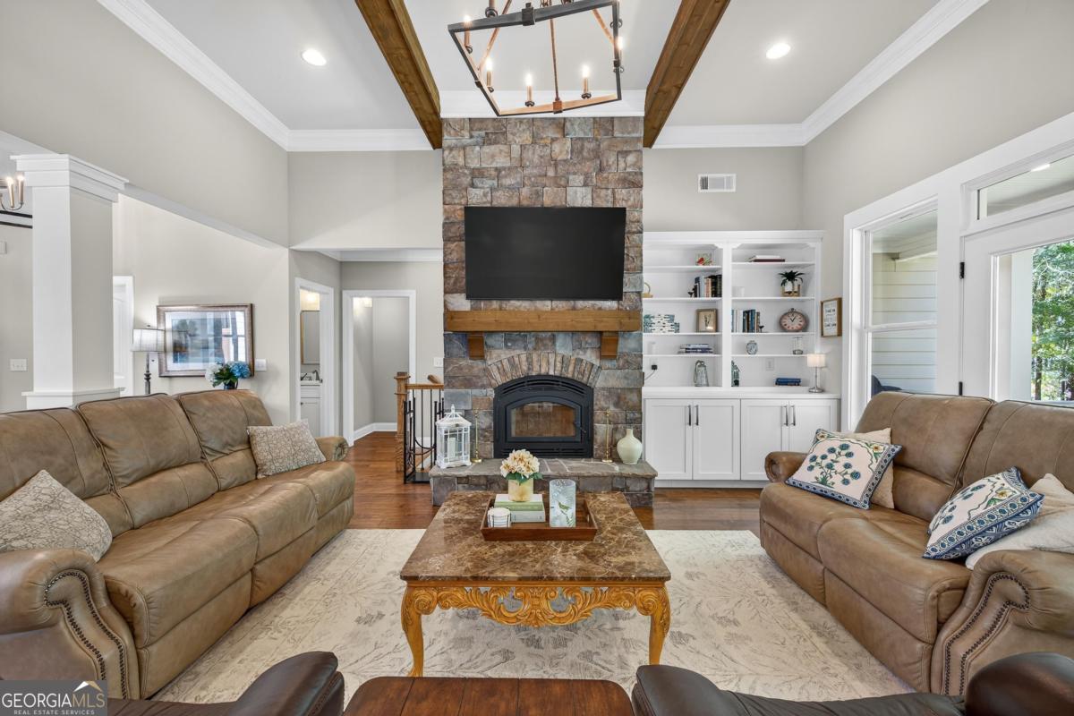 1230 Sailview Drive