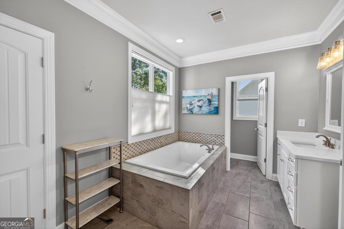 1230 Sailview Drive