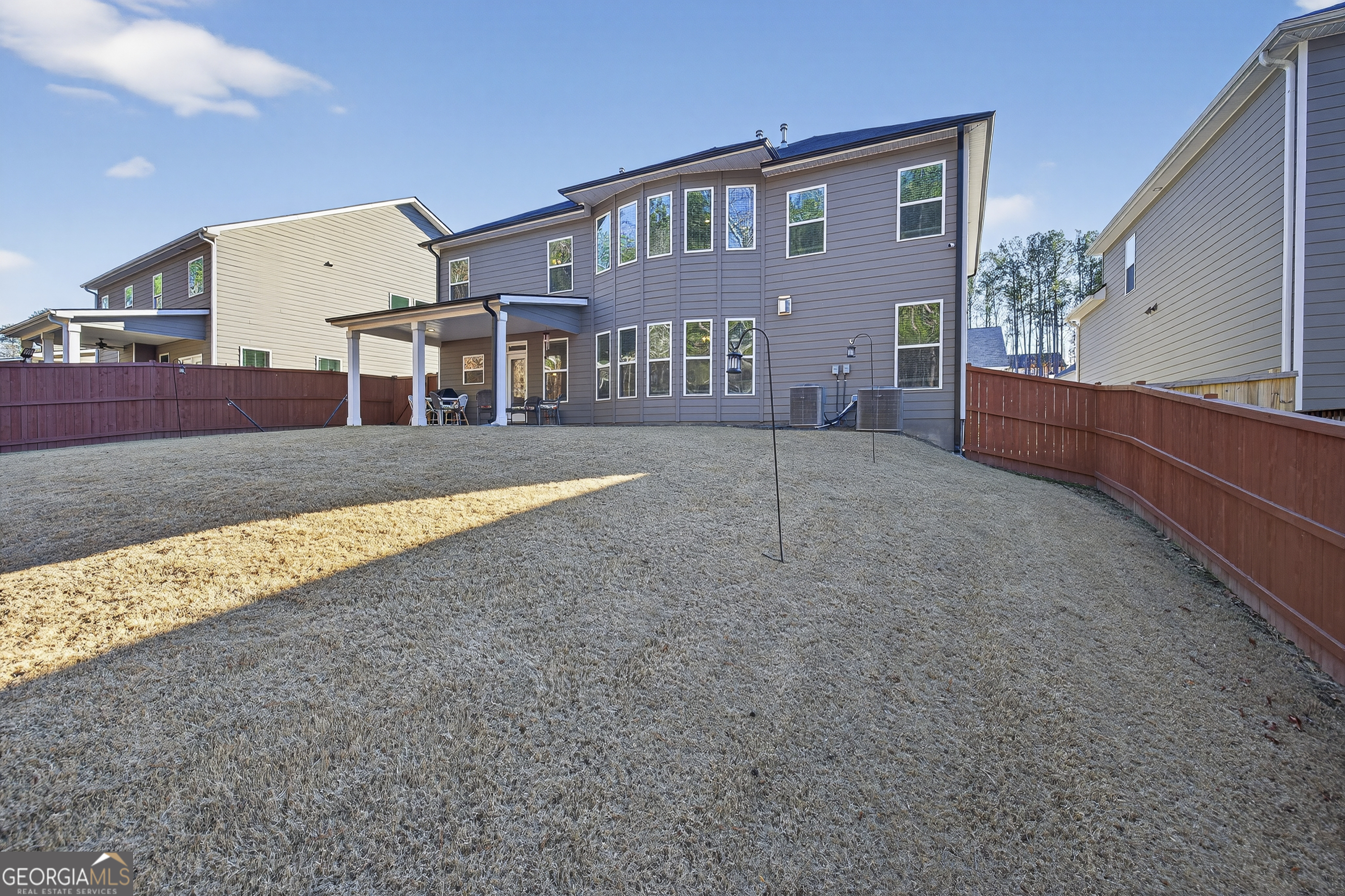 1400 Trident Maple Chase