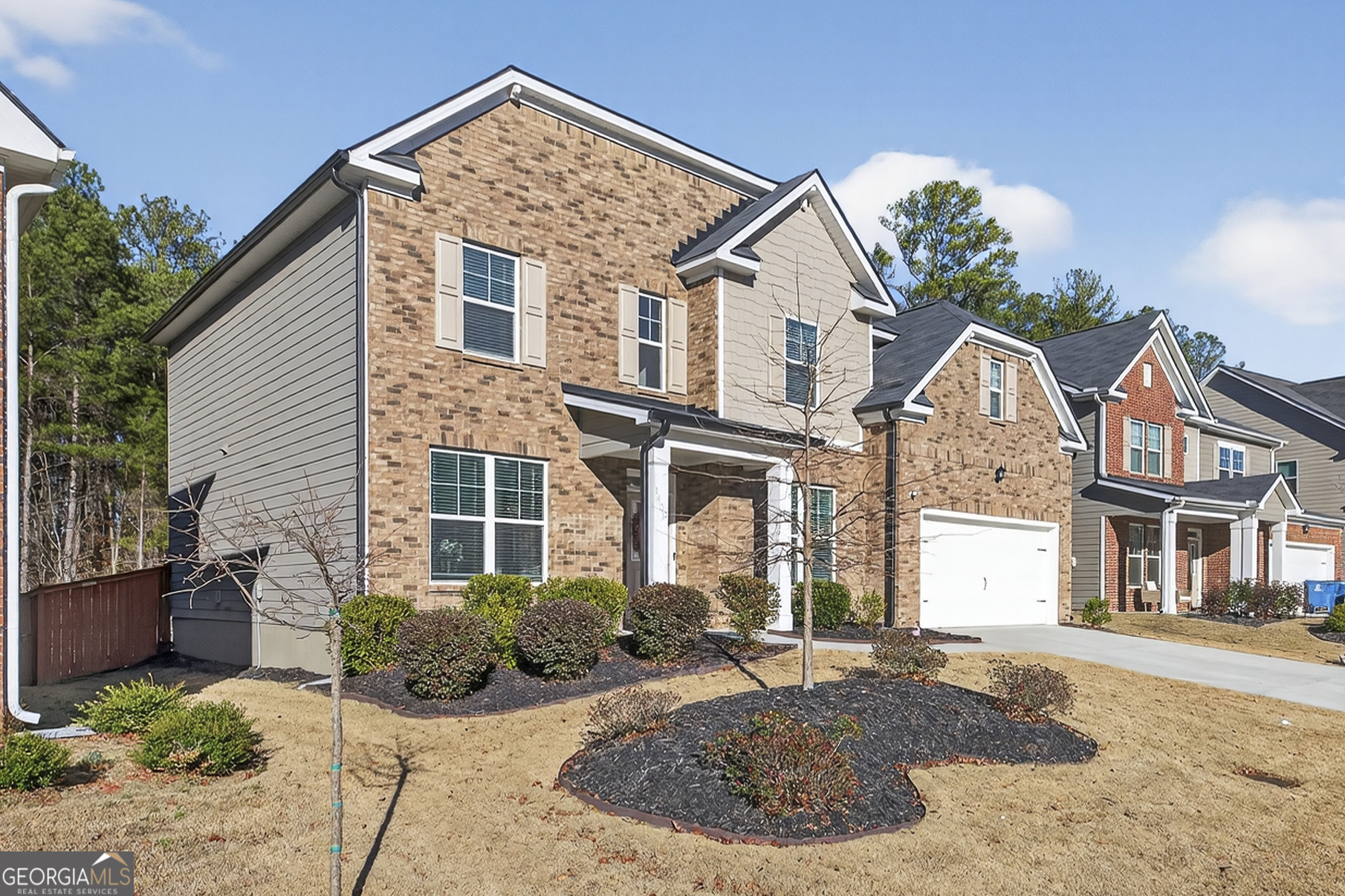 1400 Trident Maple Chase