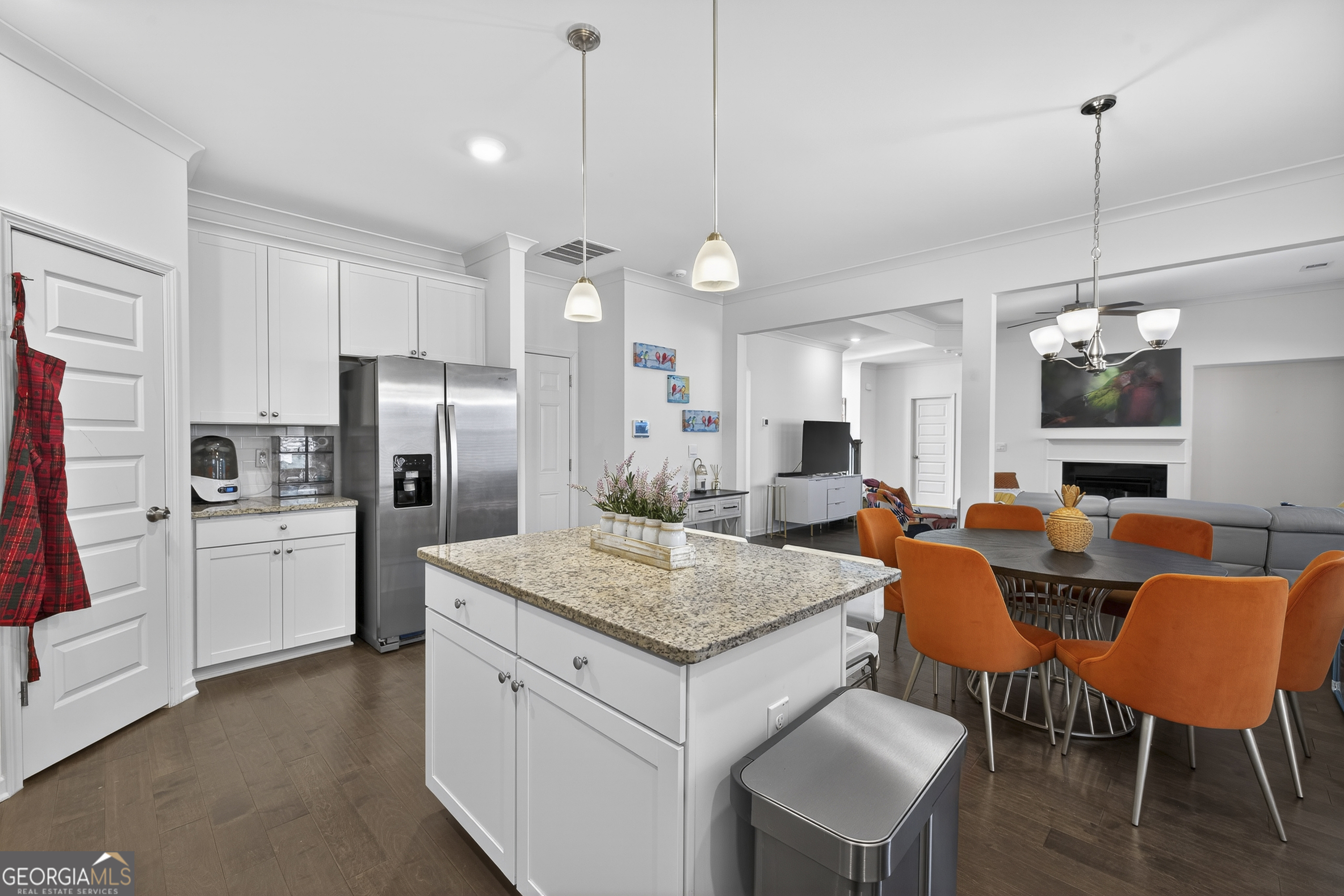 1400 Trident Maple Chase