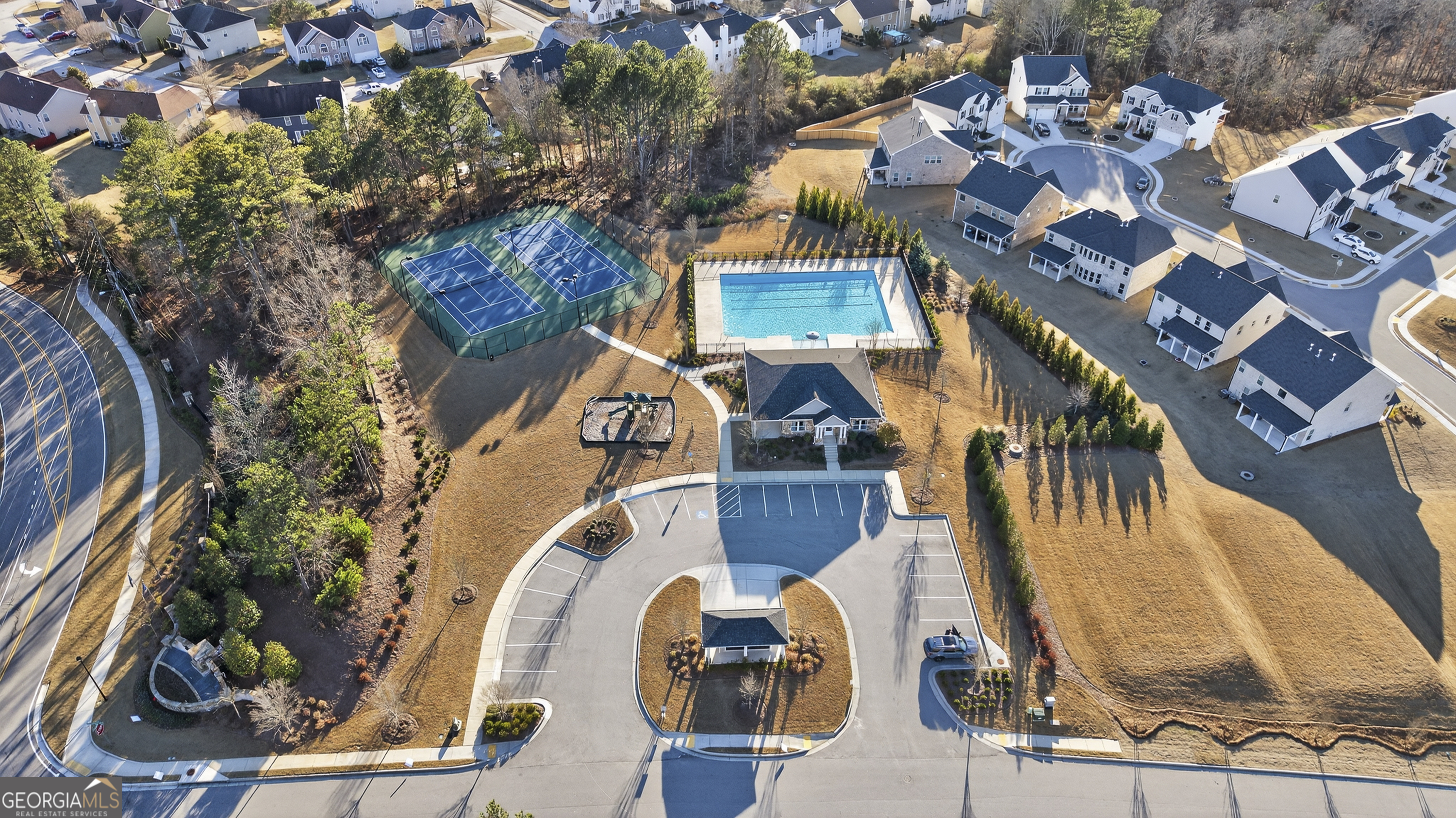 1400 Trident Maple Chase