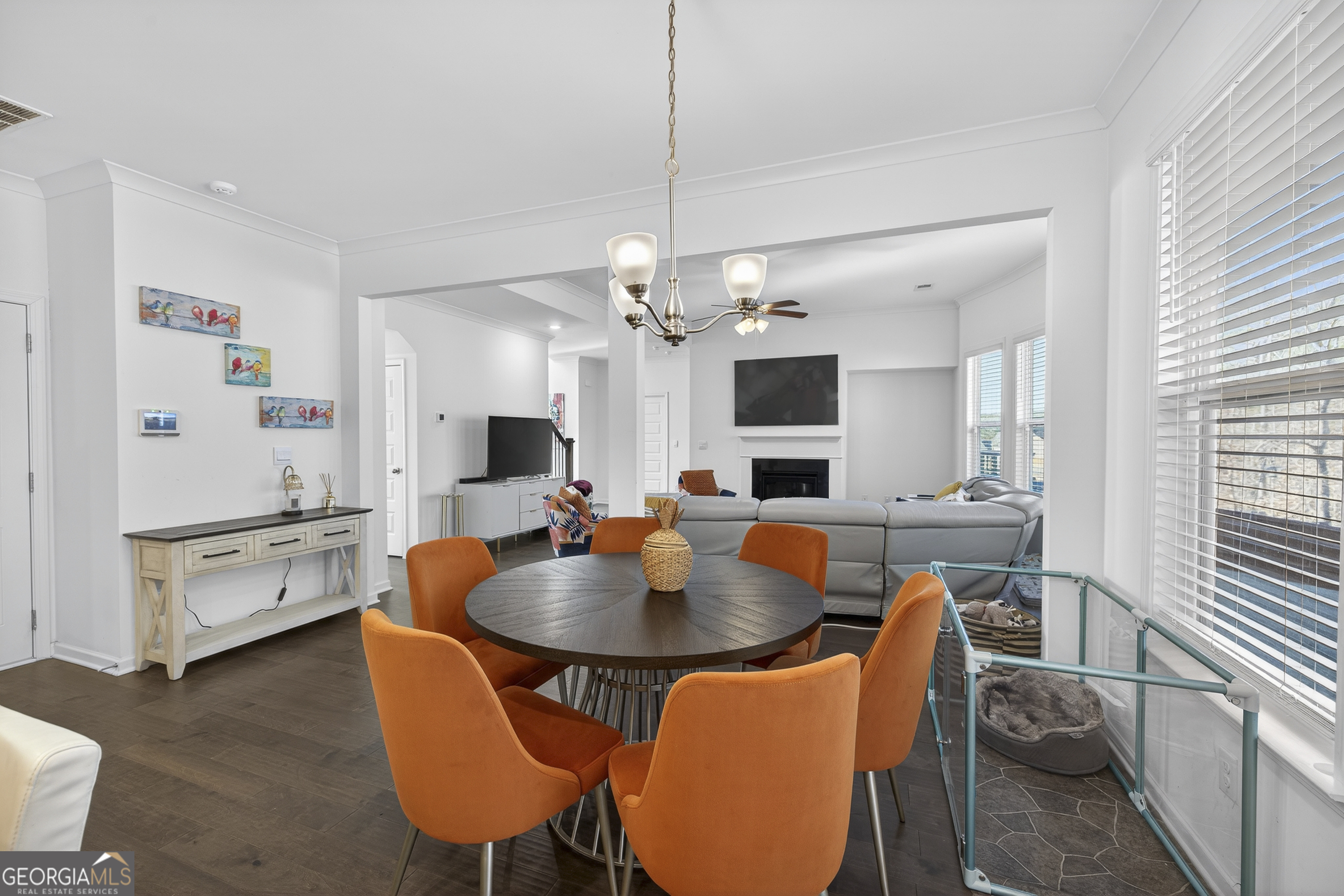 1400 Trident Maple Chase