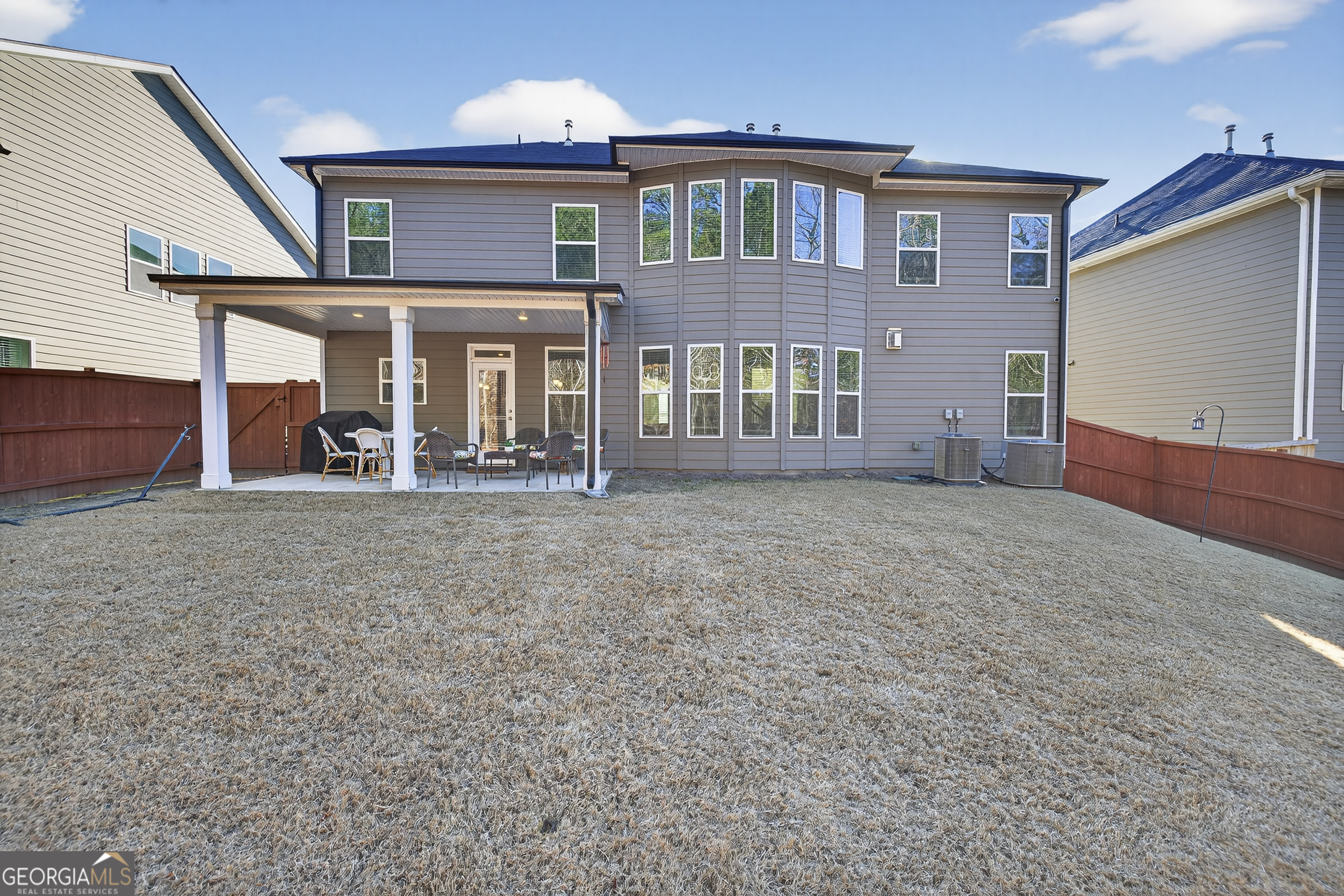 1400 Trident Maple Chase