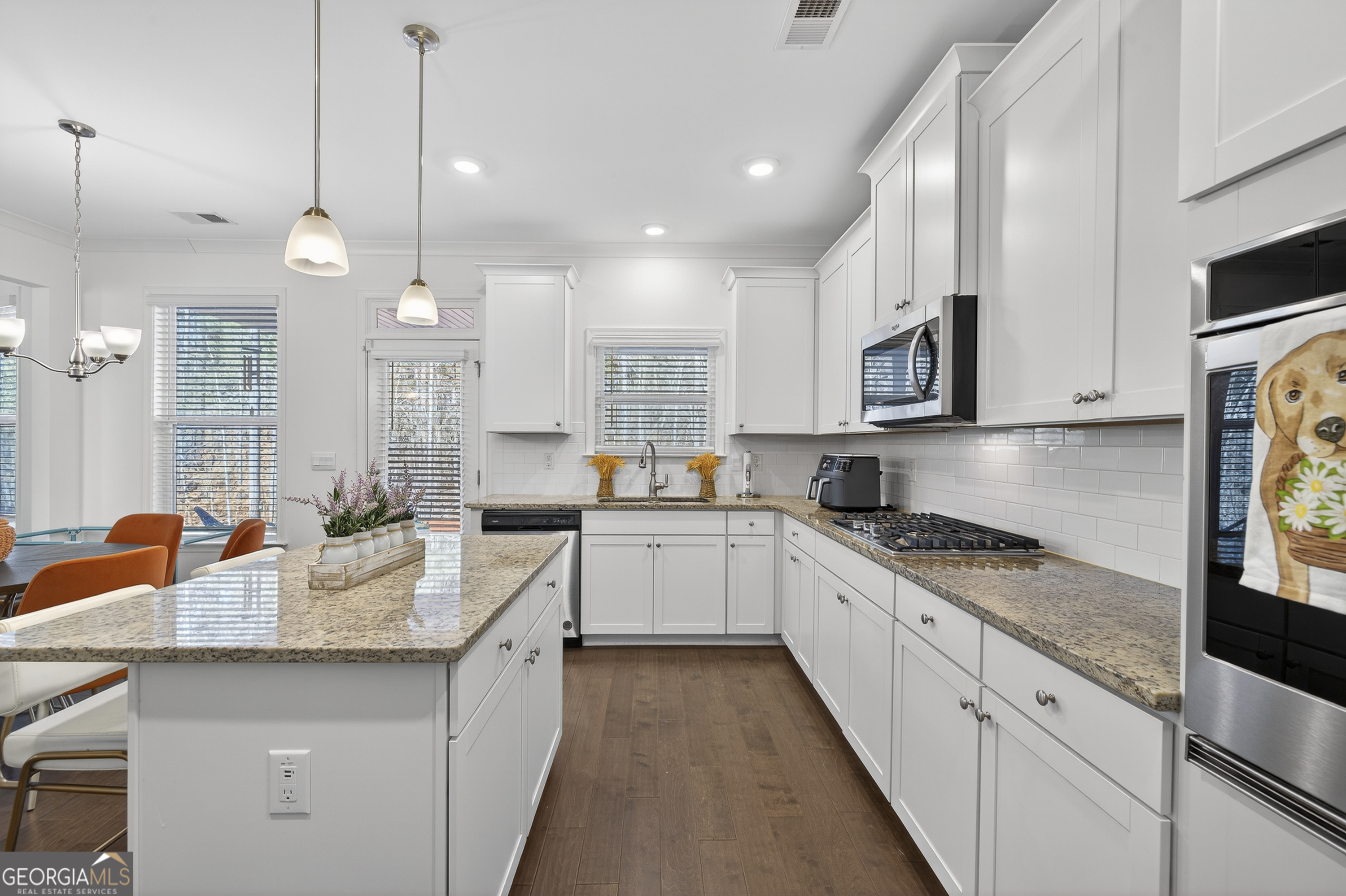 1400 Trident Maple Chase