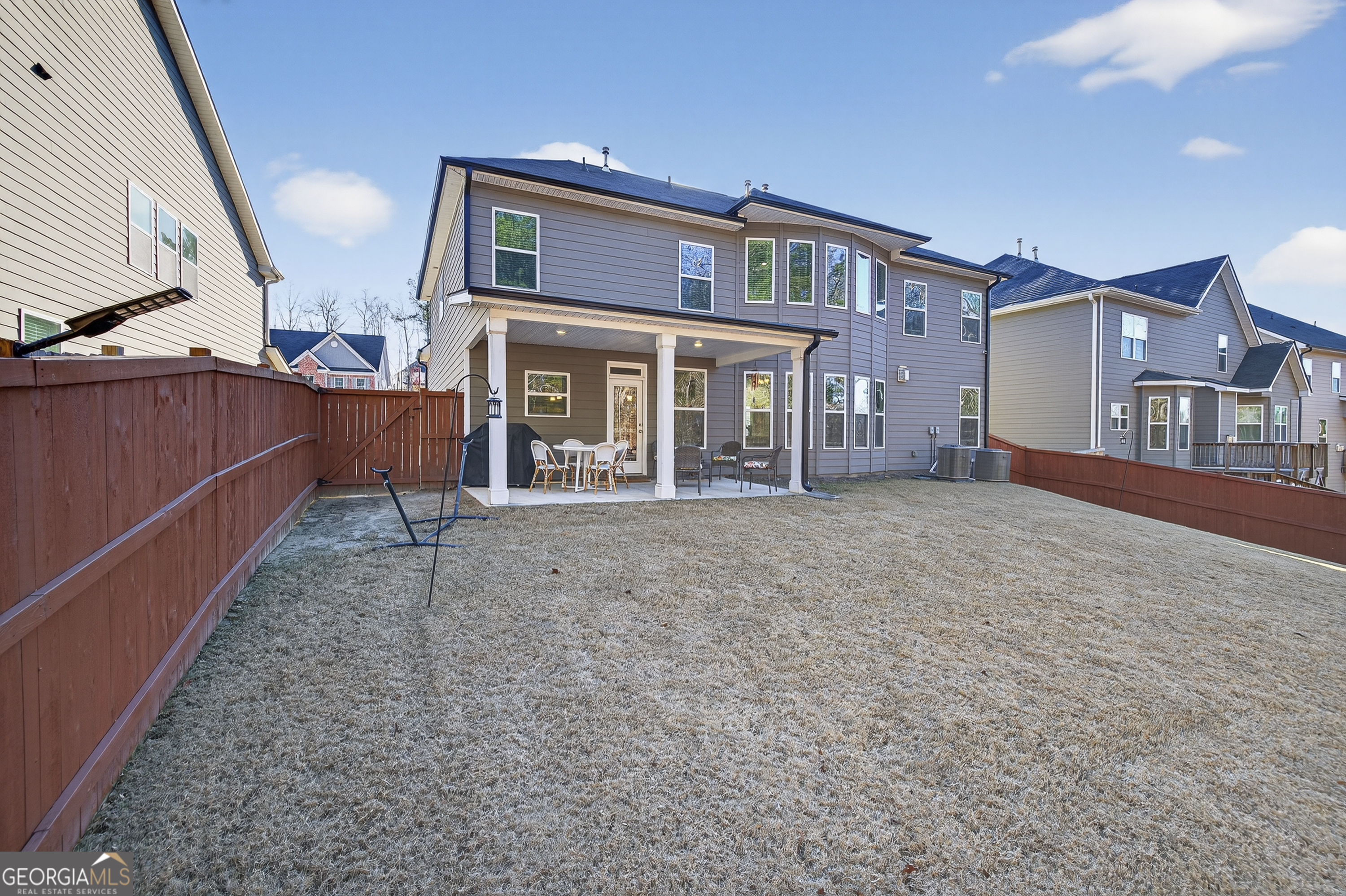 1400 Trident Maple Chase