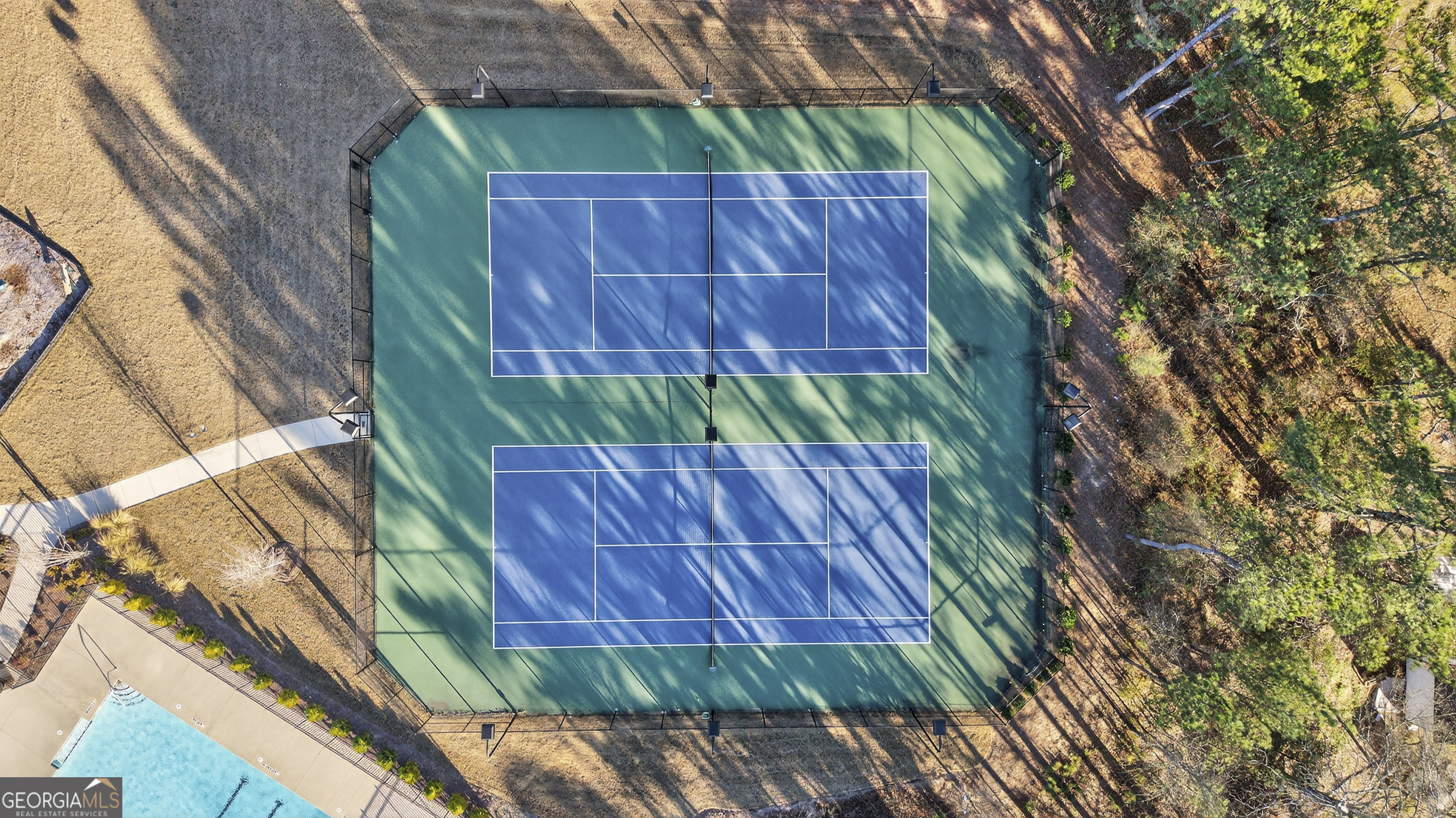 1400 Trident Maple Chase