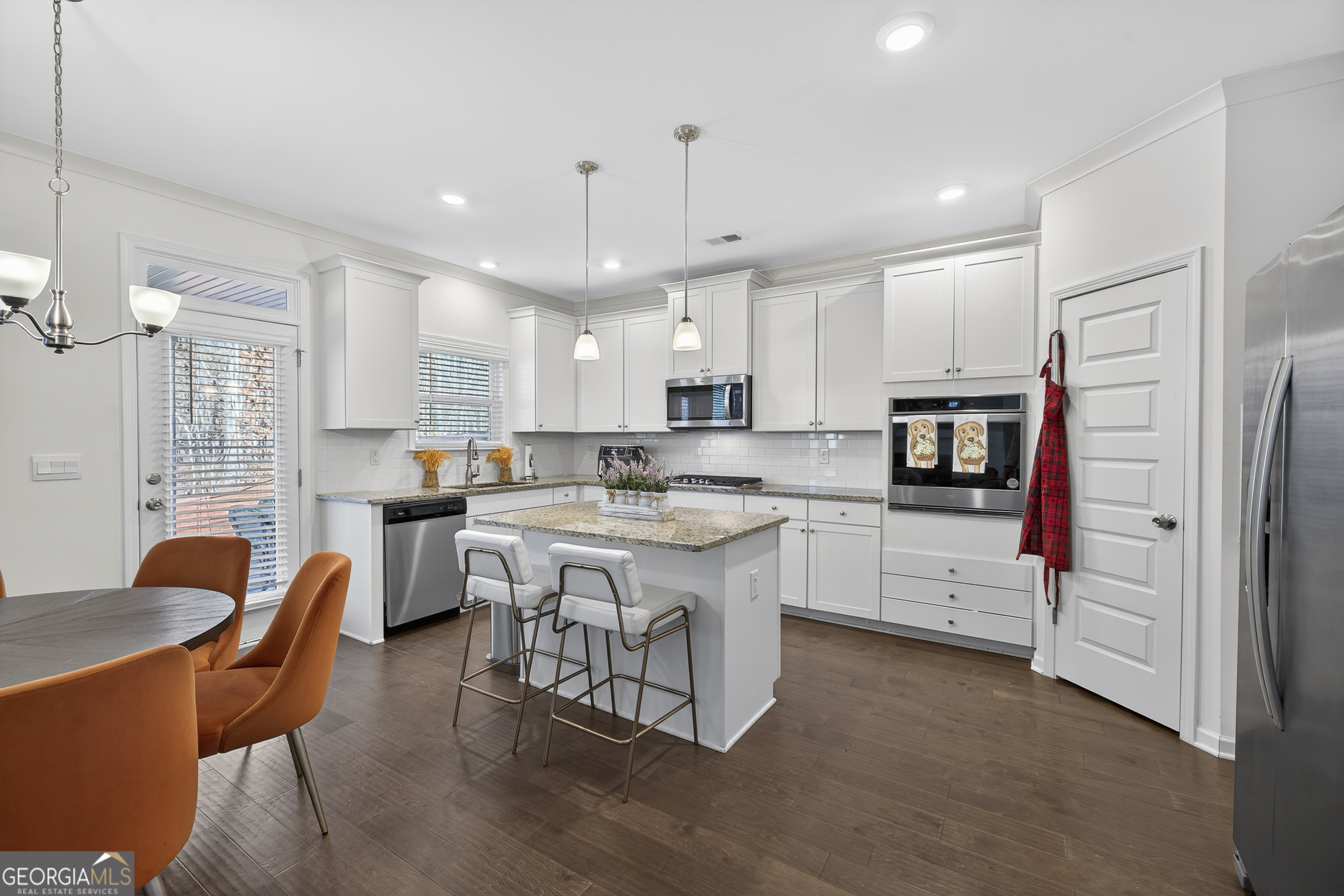 1400 Trident Maple Chase