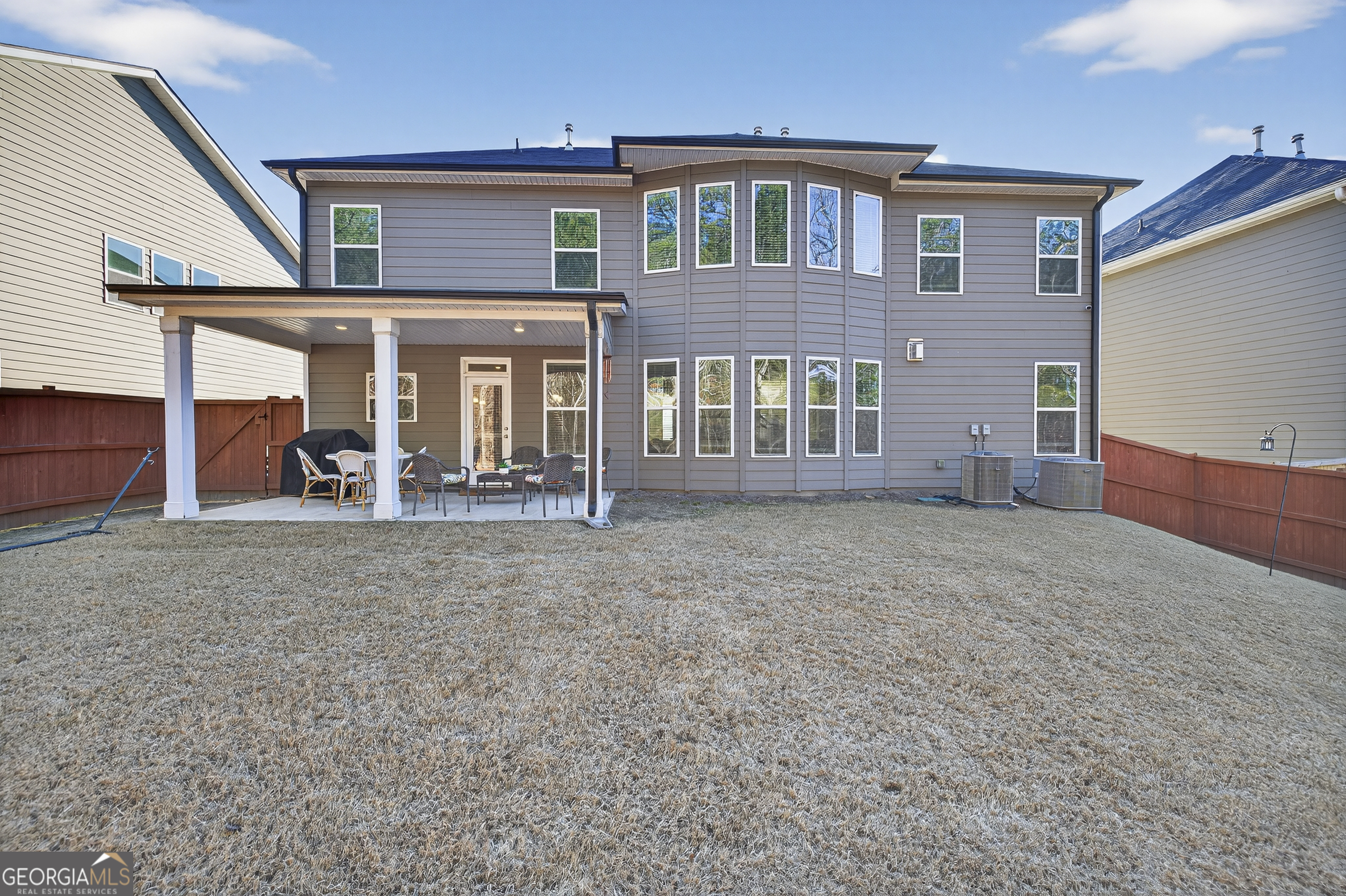 1400 Trident Maple Chase