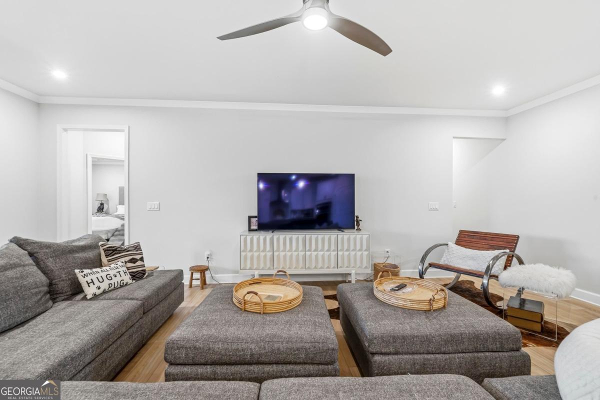 1020 Lake Terrace Bend