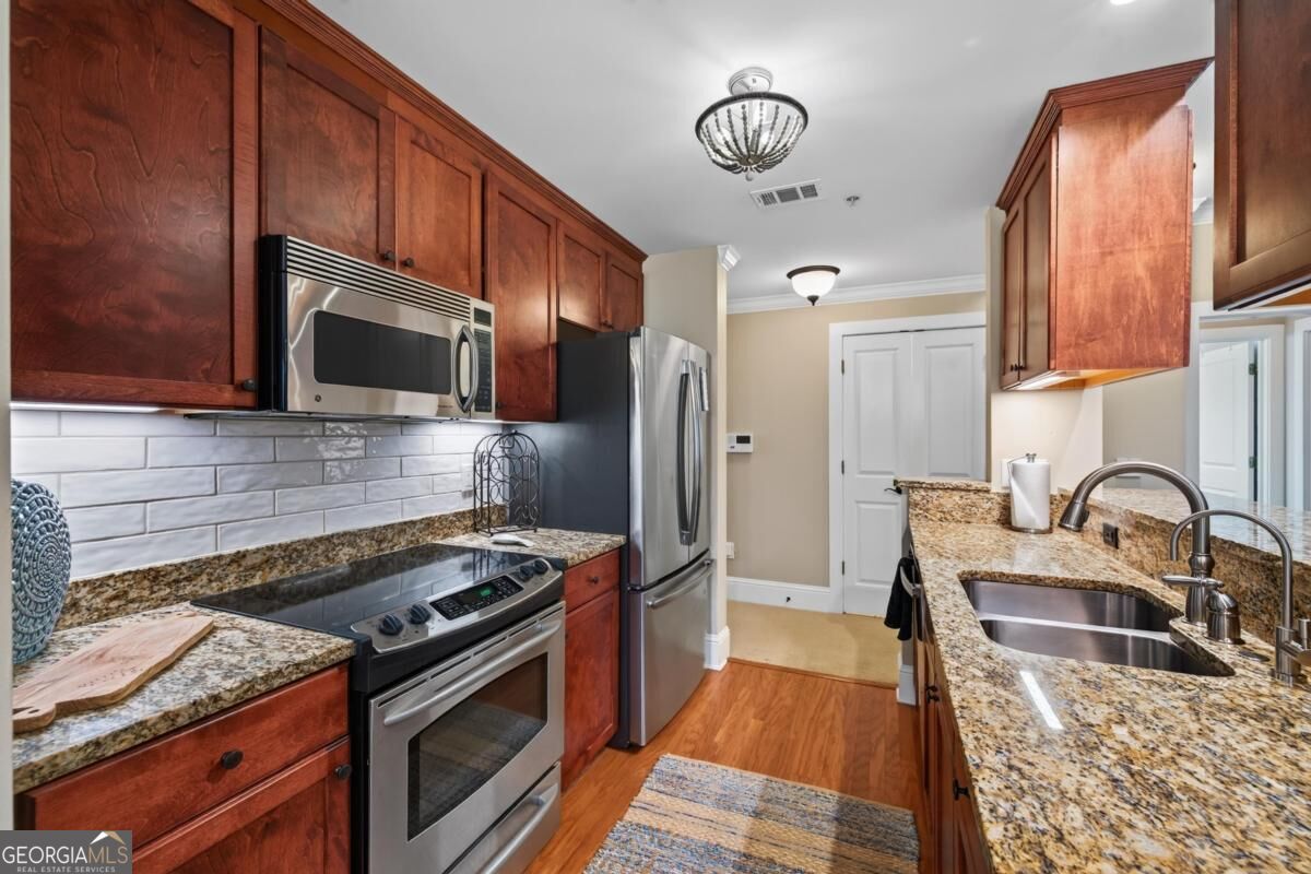 1020 F Creekside # F