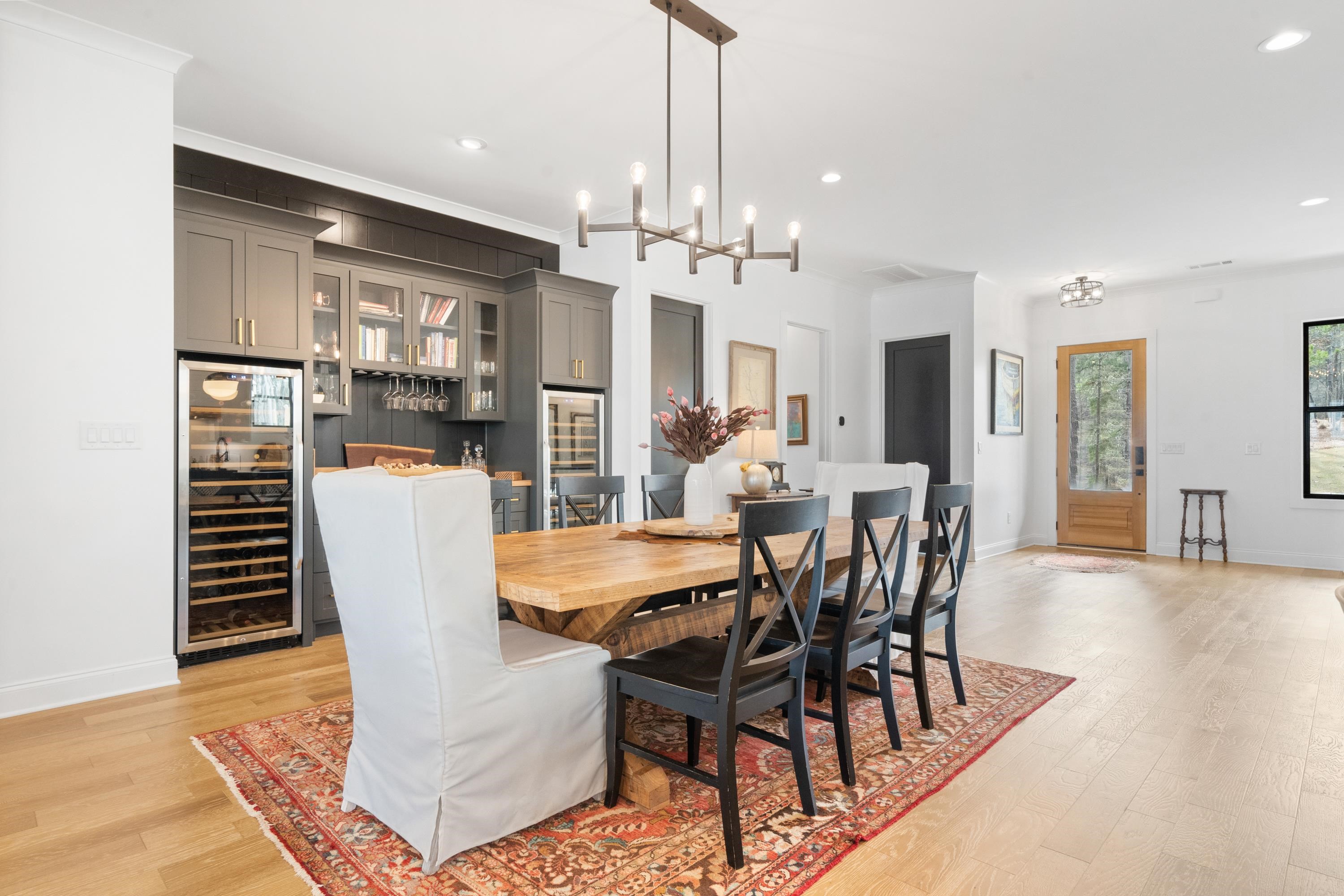 186 HICKORY POINT DRIVE