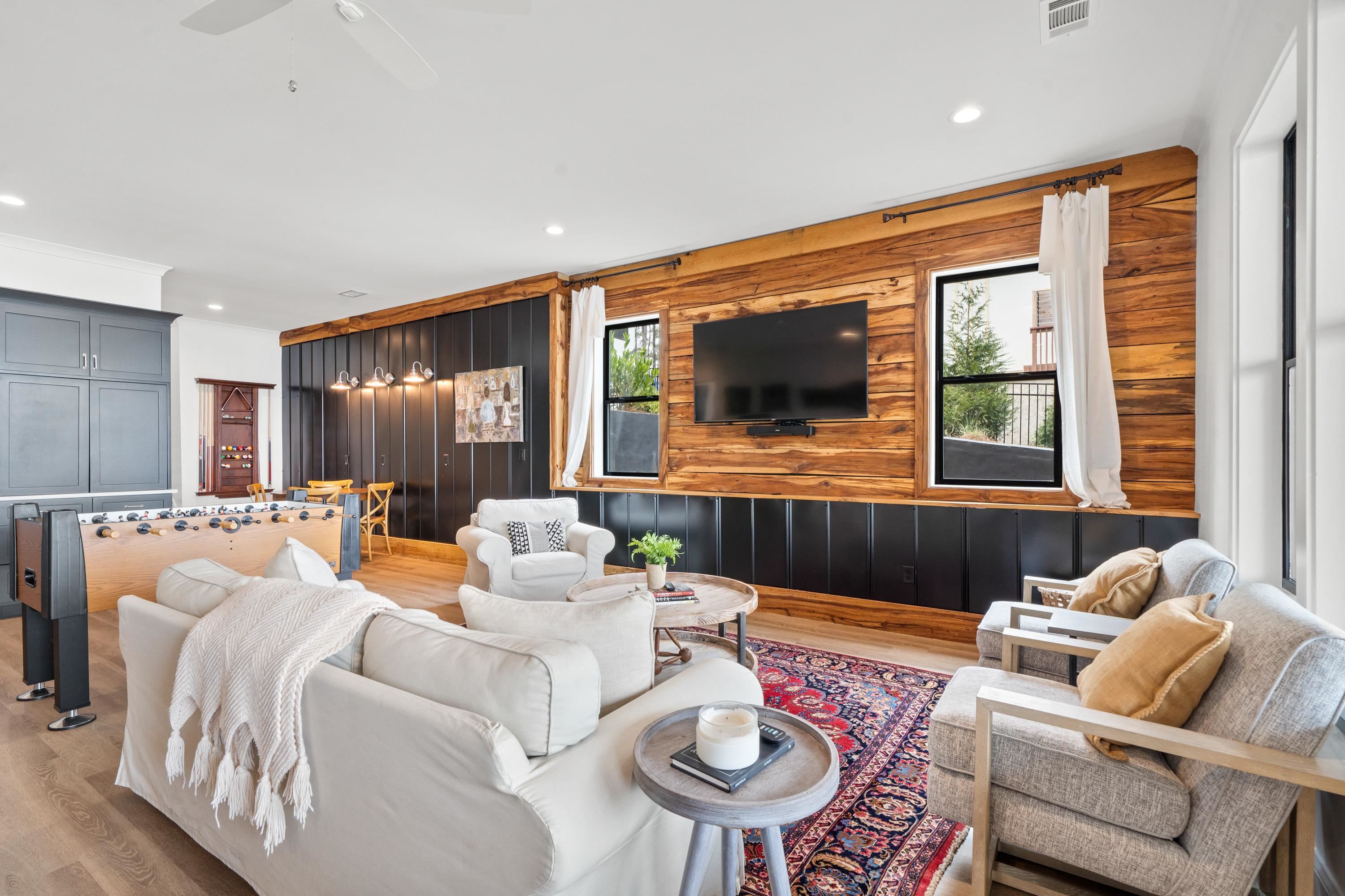 186 HICKORY POINT DRIVE