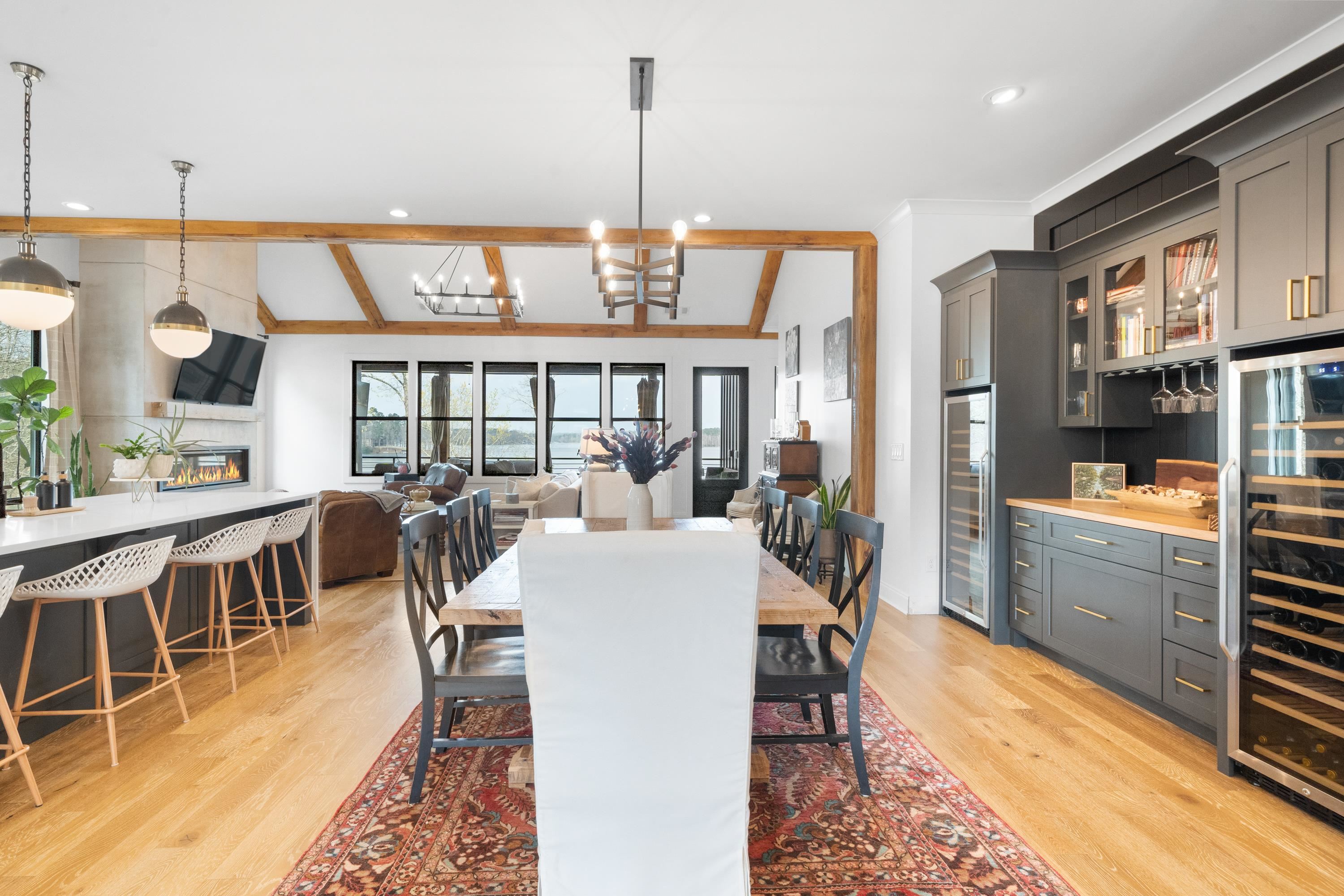 186 HICKORY POINT DRIVE