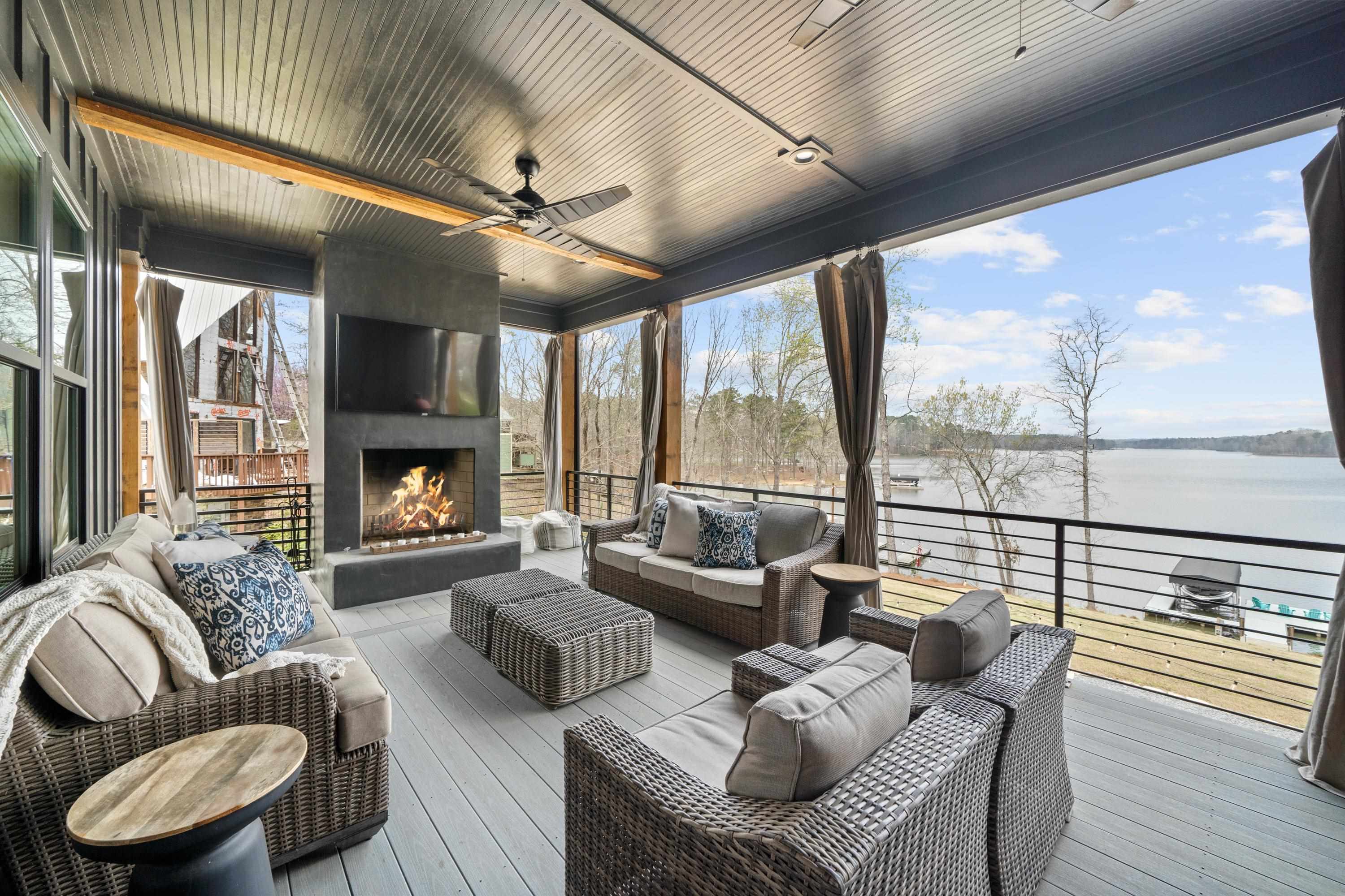 186 HICKORY POINT DRIVE