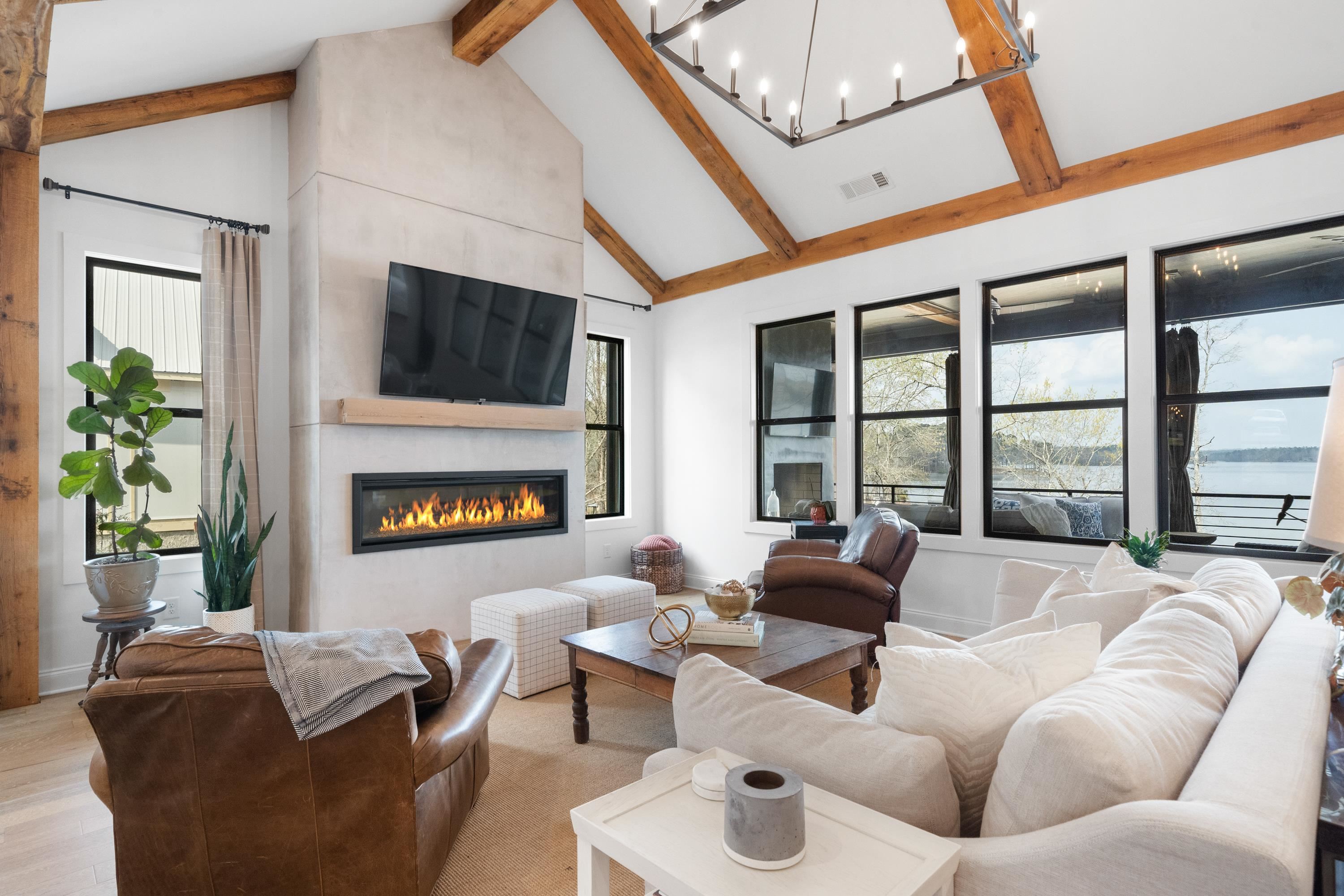 186 HICKORY POINT DRIVE