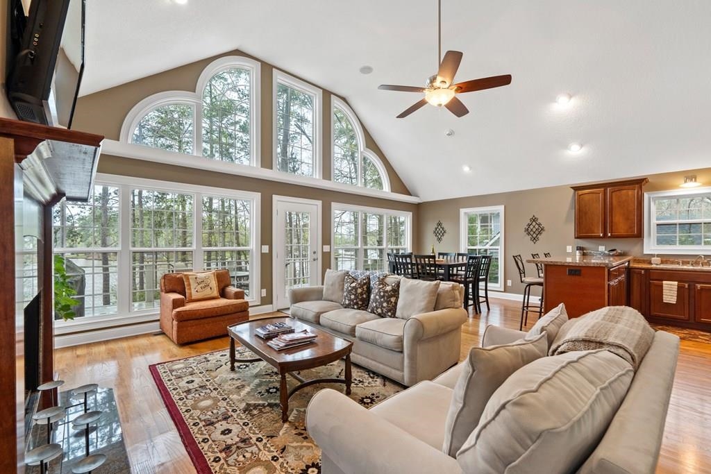 271 THOMAS DRIVE