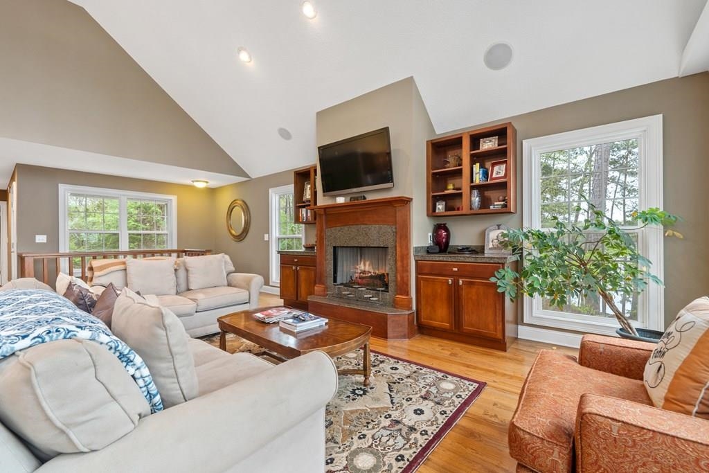 271 THOMAS DRIVE