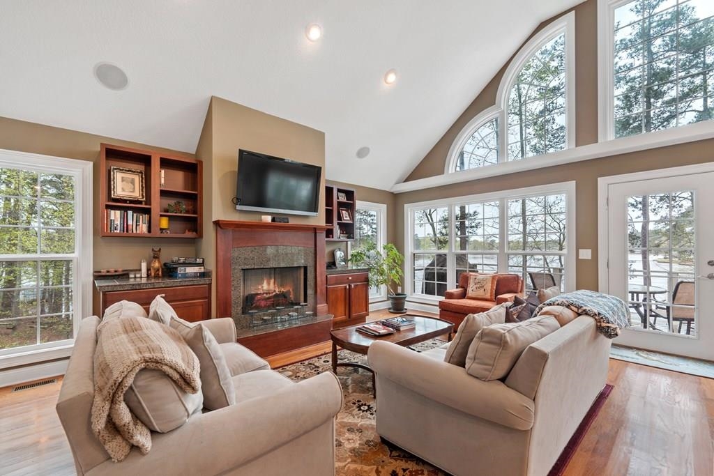 271 THOMAS DRIVE